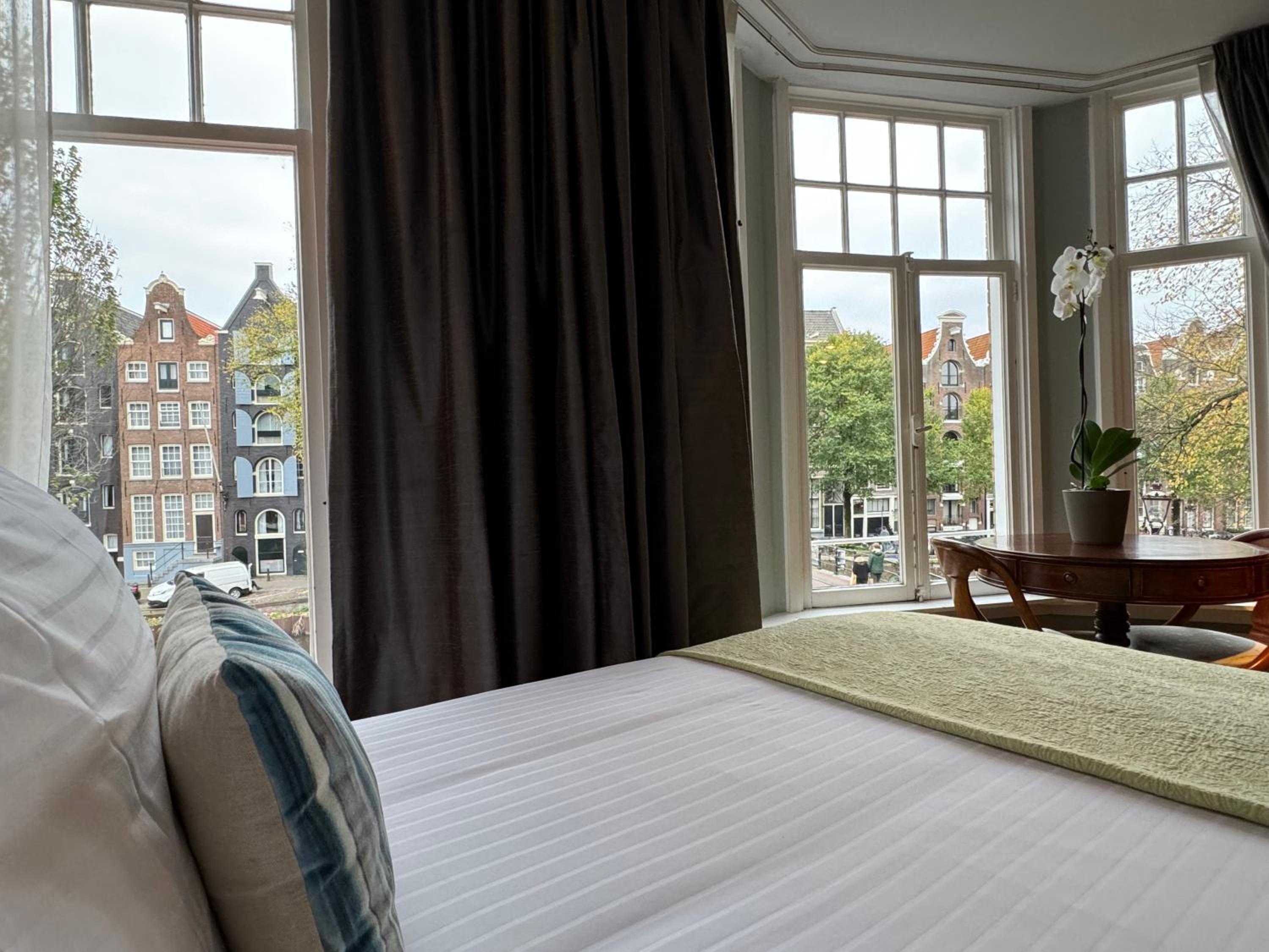 Décor Canal House