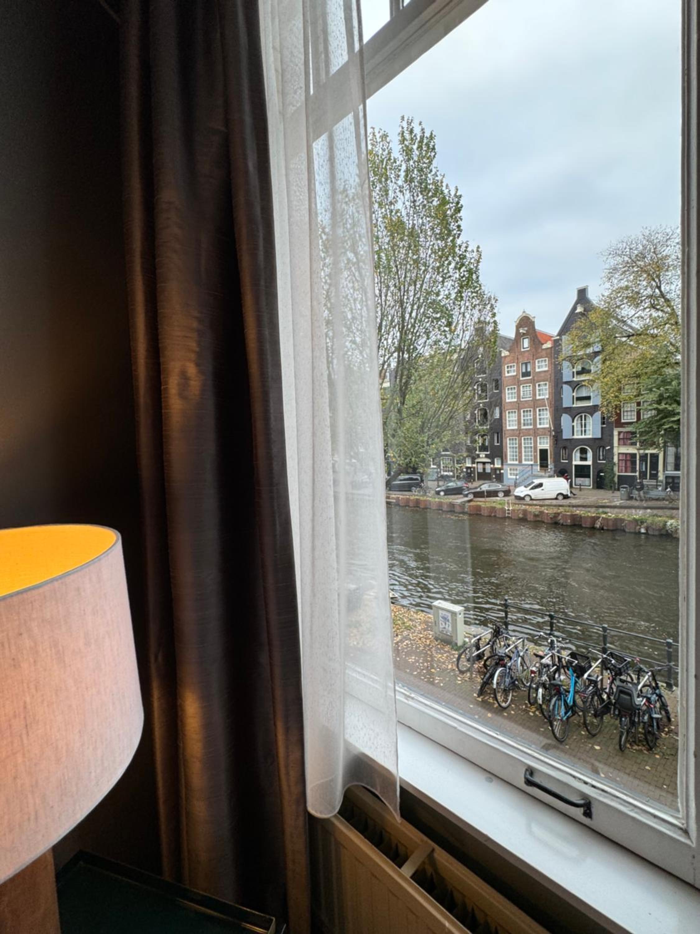 Décor Canal House