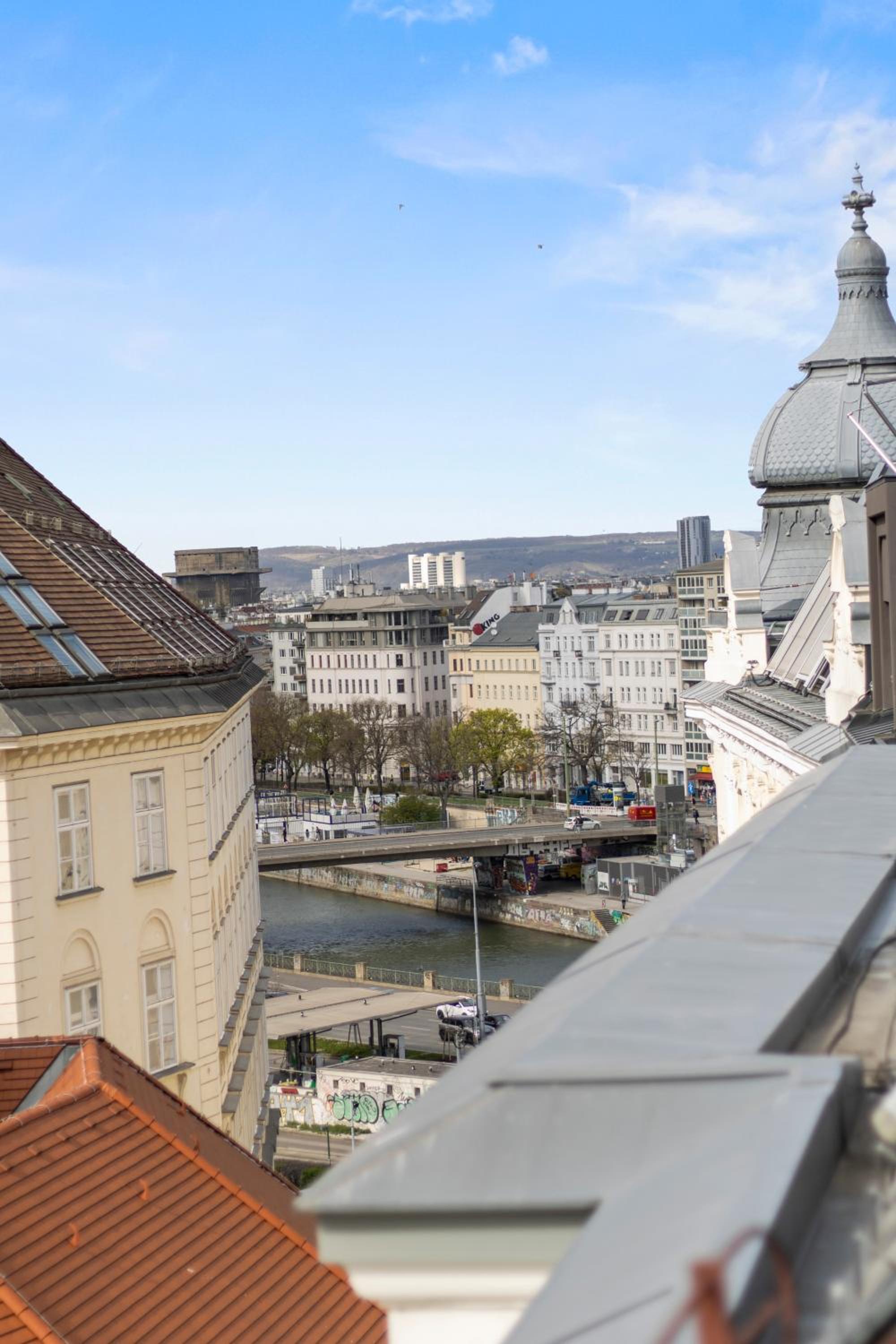 Penthouse with Stephen Cathedral View