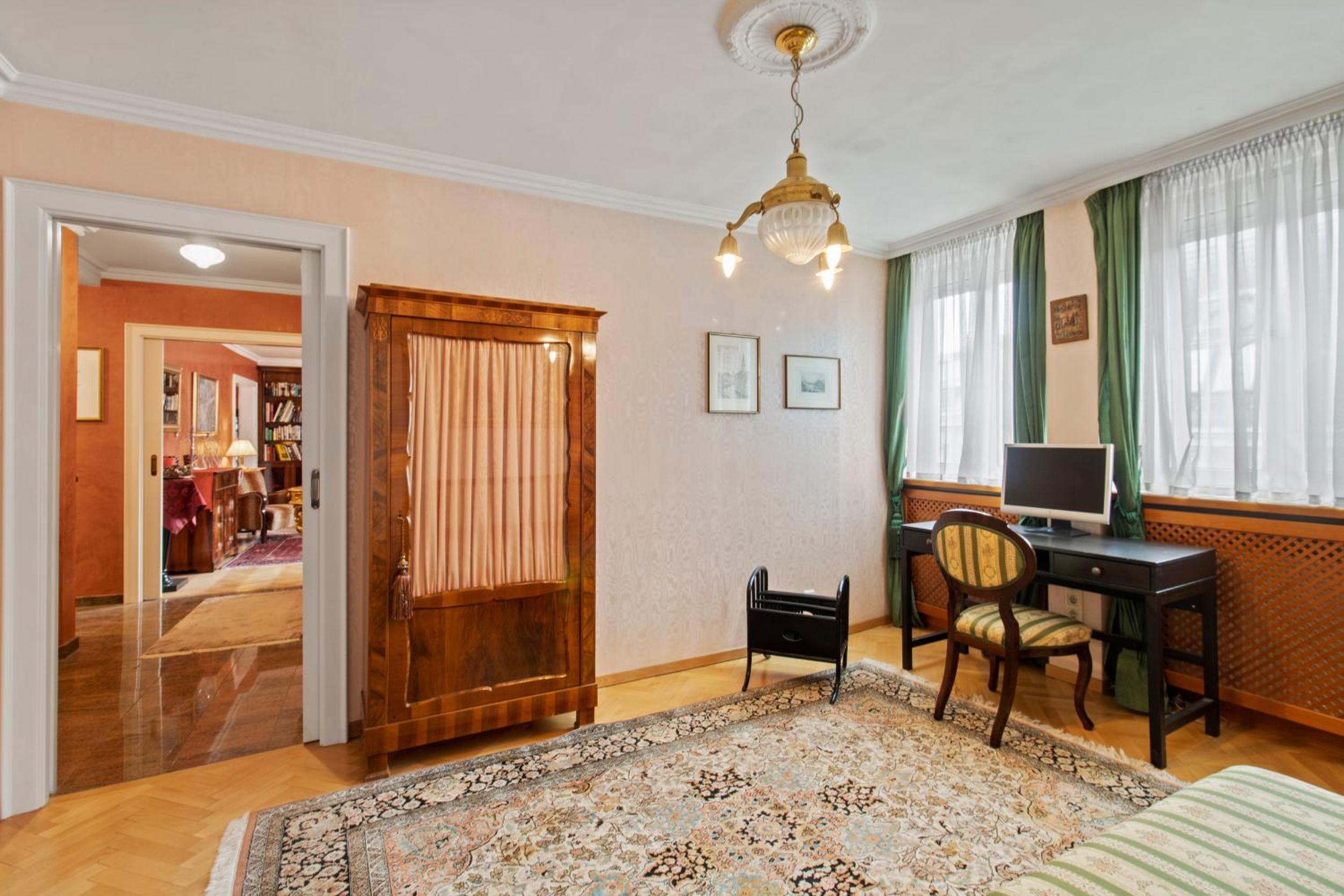 Penthouse with Stephen Cathedral View