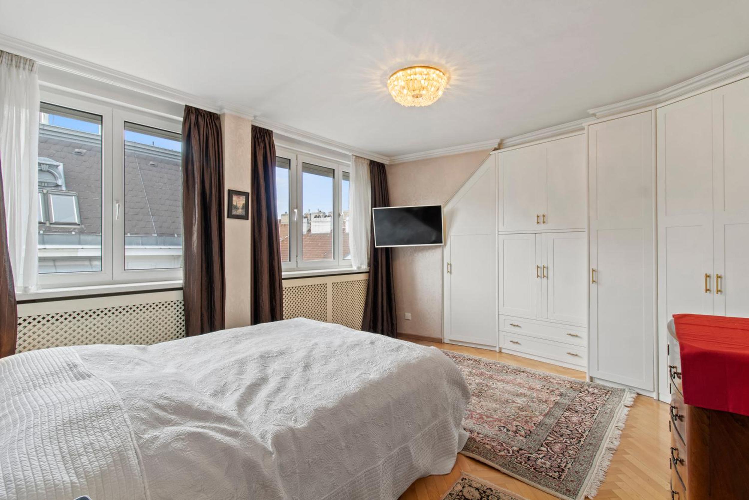Penthouse with Stephen Cathedral View