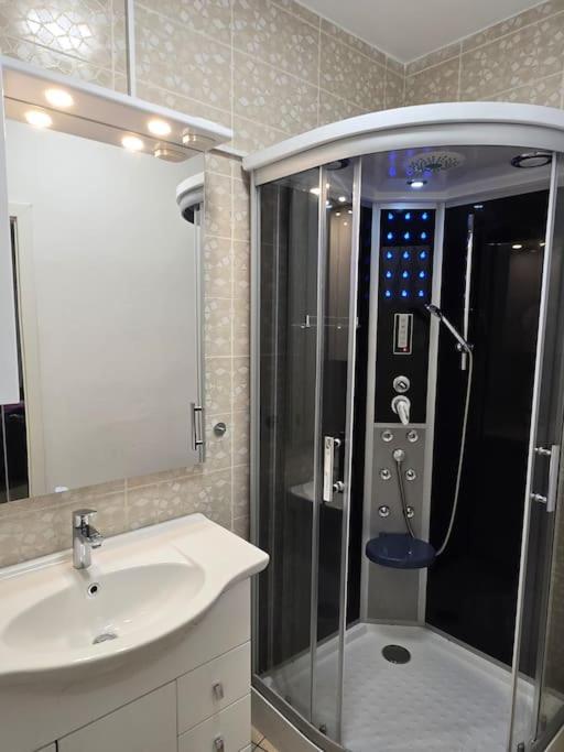 Lavitas Premium