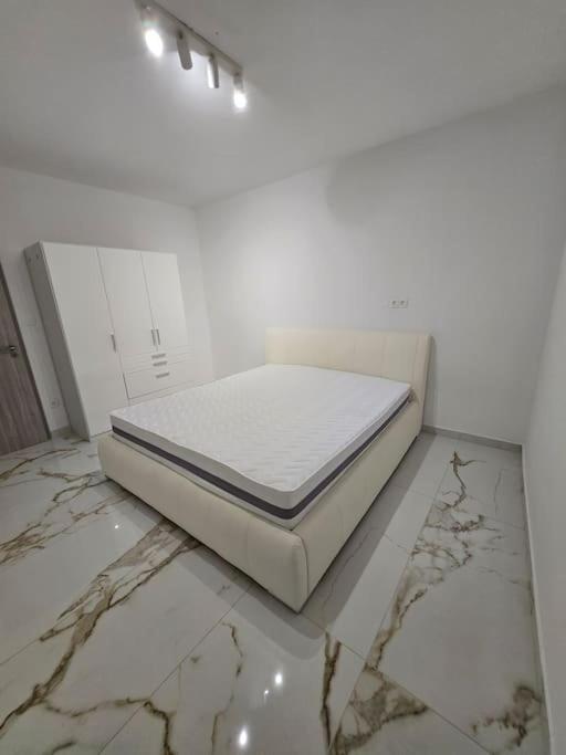Lavitas Premium