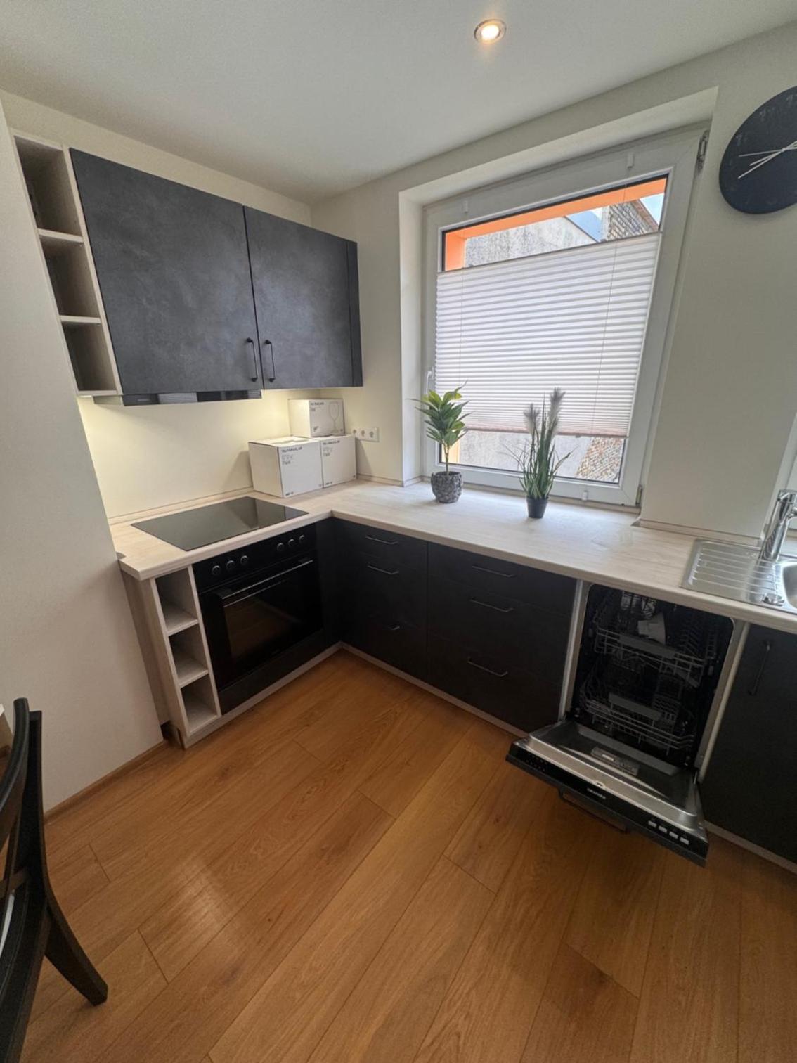 Oneo-Plaza-Apartments