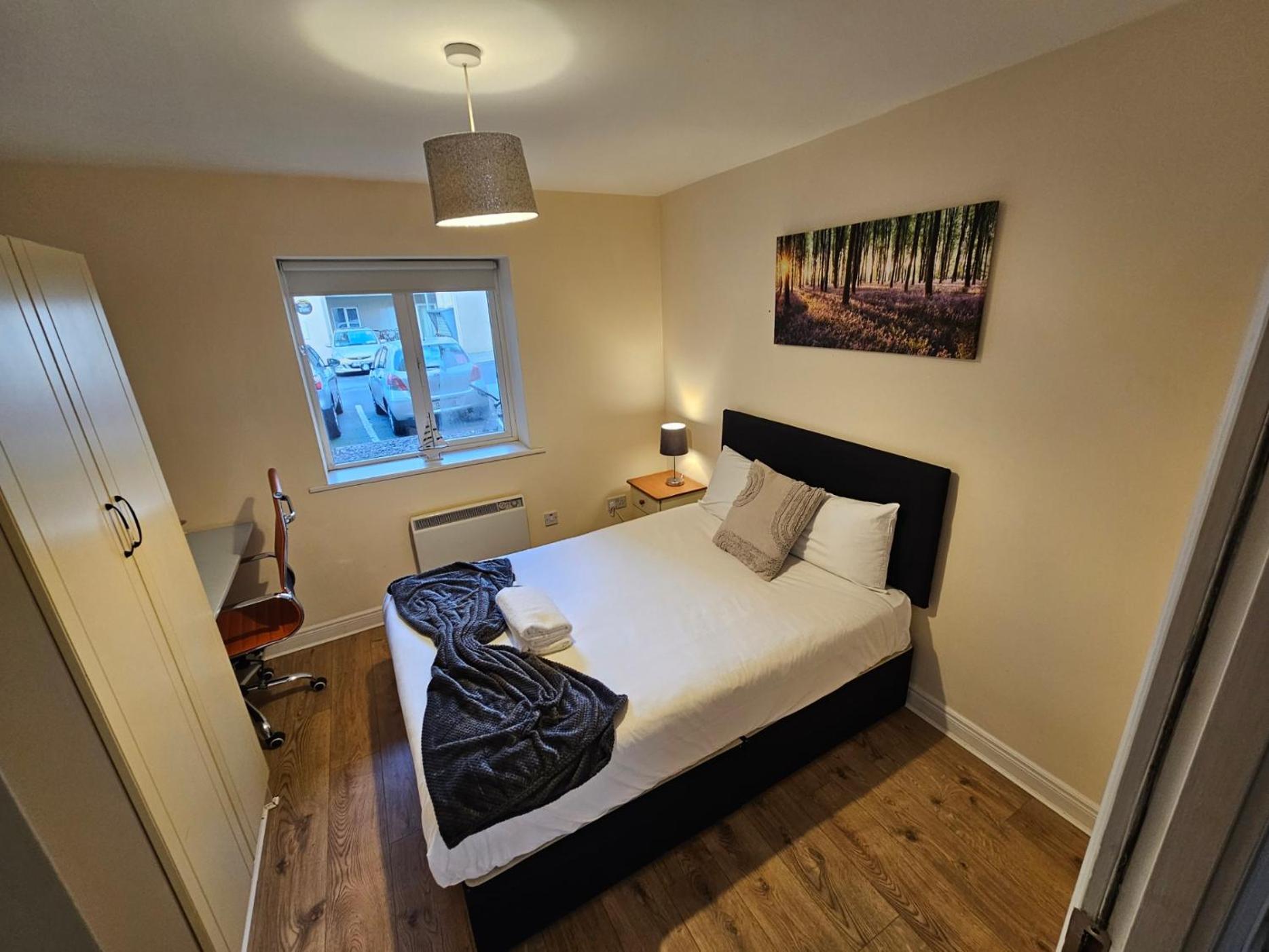 Athlone Vacations - Five Bedroom Apartment Athlone - Property Image 1