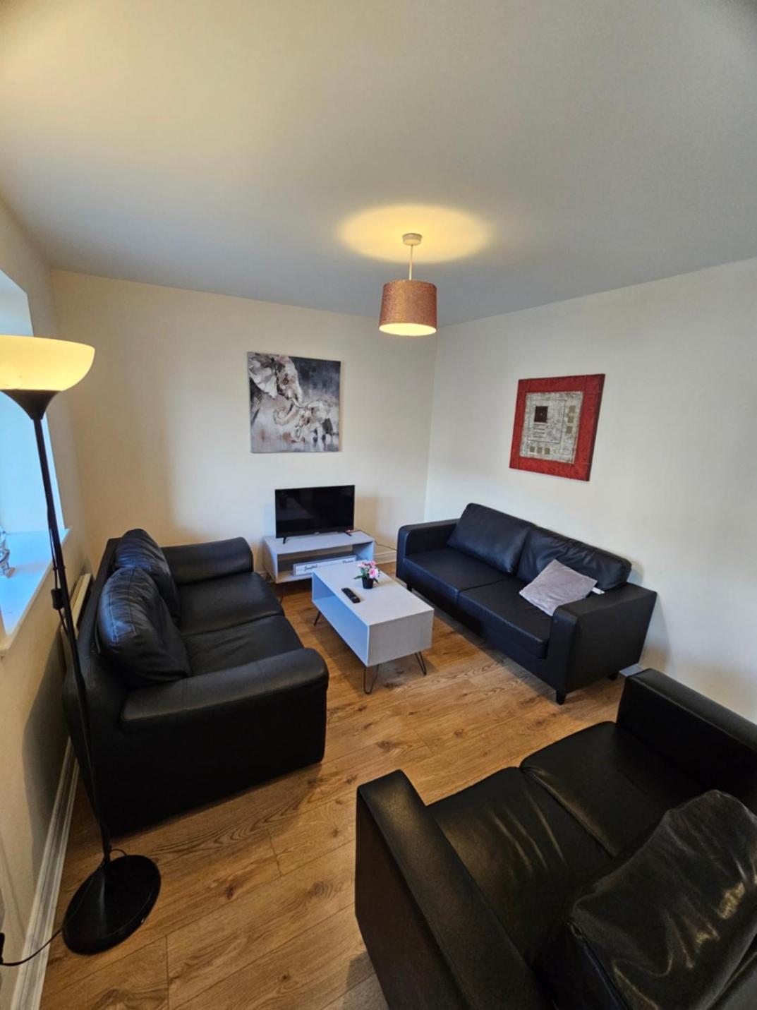 Athlone Vacations - Five Bedroom Apartment Athlone - Property Image 4