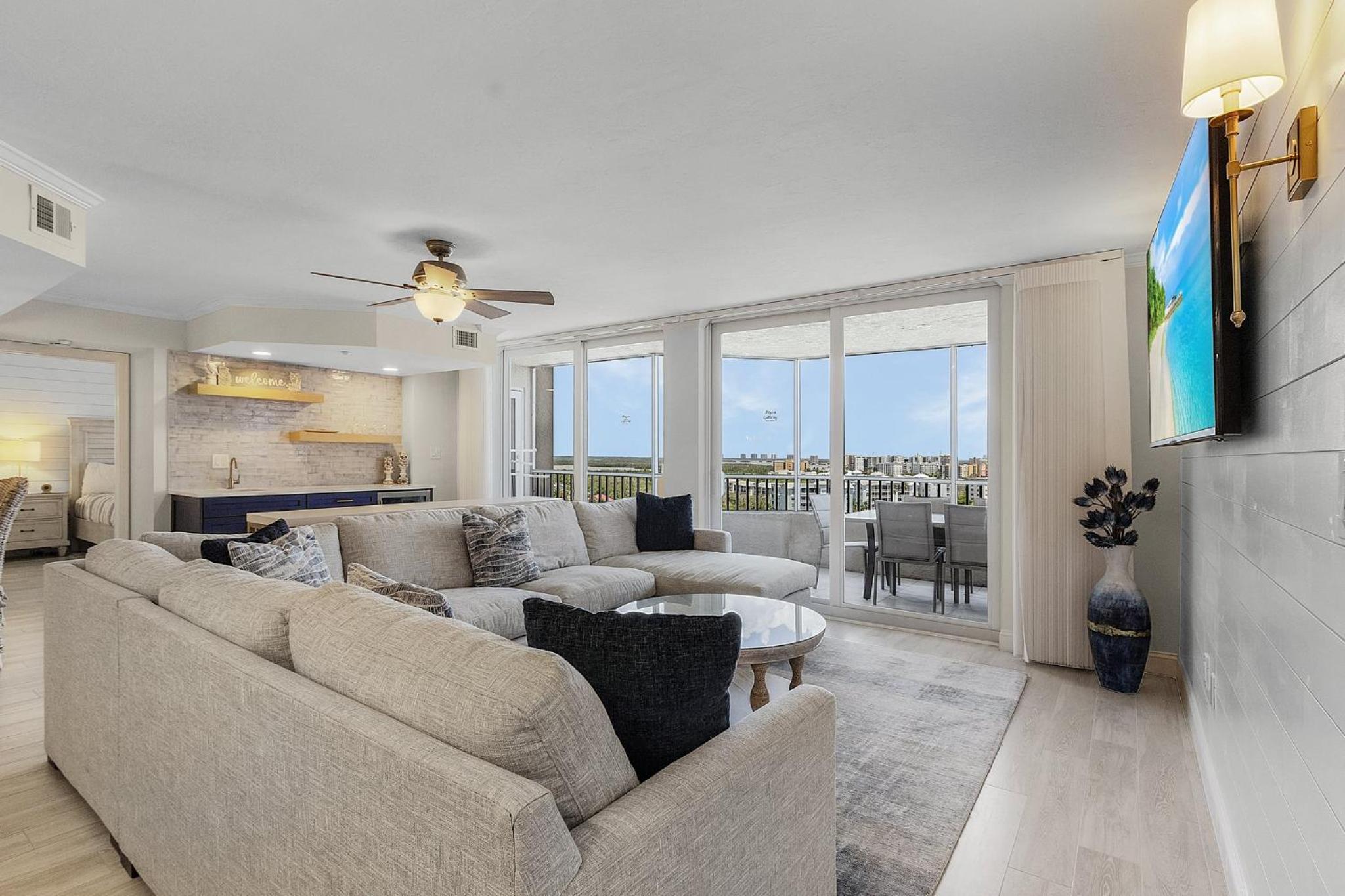 Gulffront Bliss: 3BR w/ Stunning Views & Pools view 3