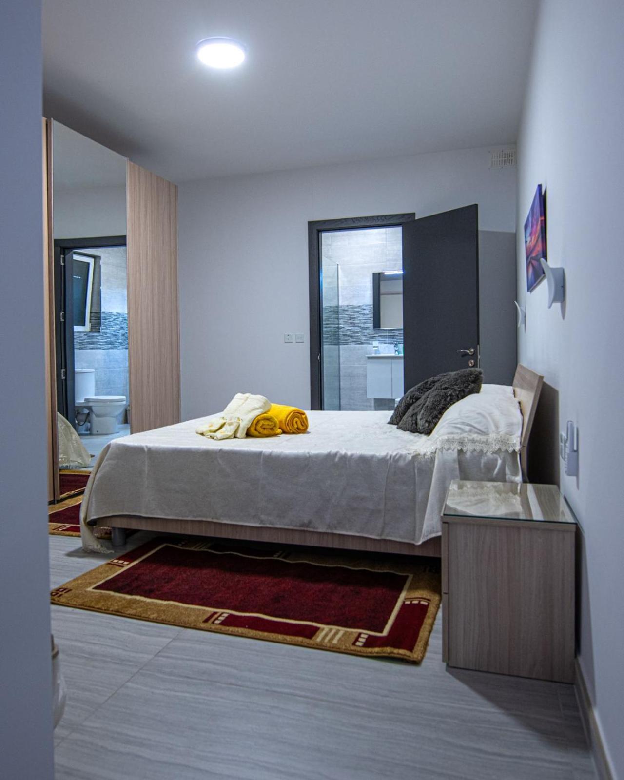 Palm Court Luxe Stay photo 5