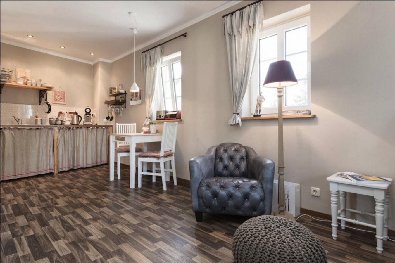 Pension Adele - Ruhig, direkt am Elberadweg & Badesee mit Balkon