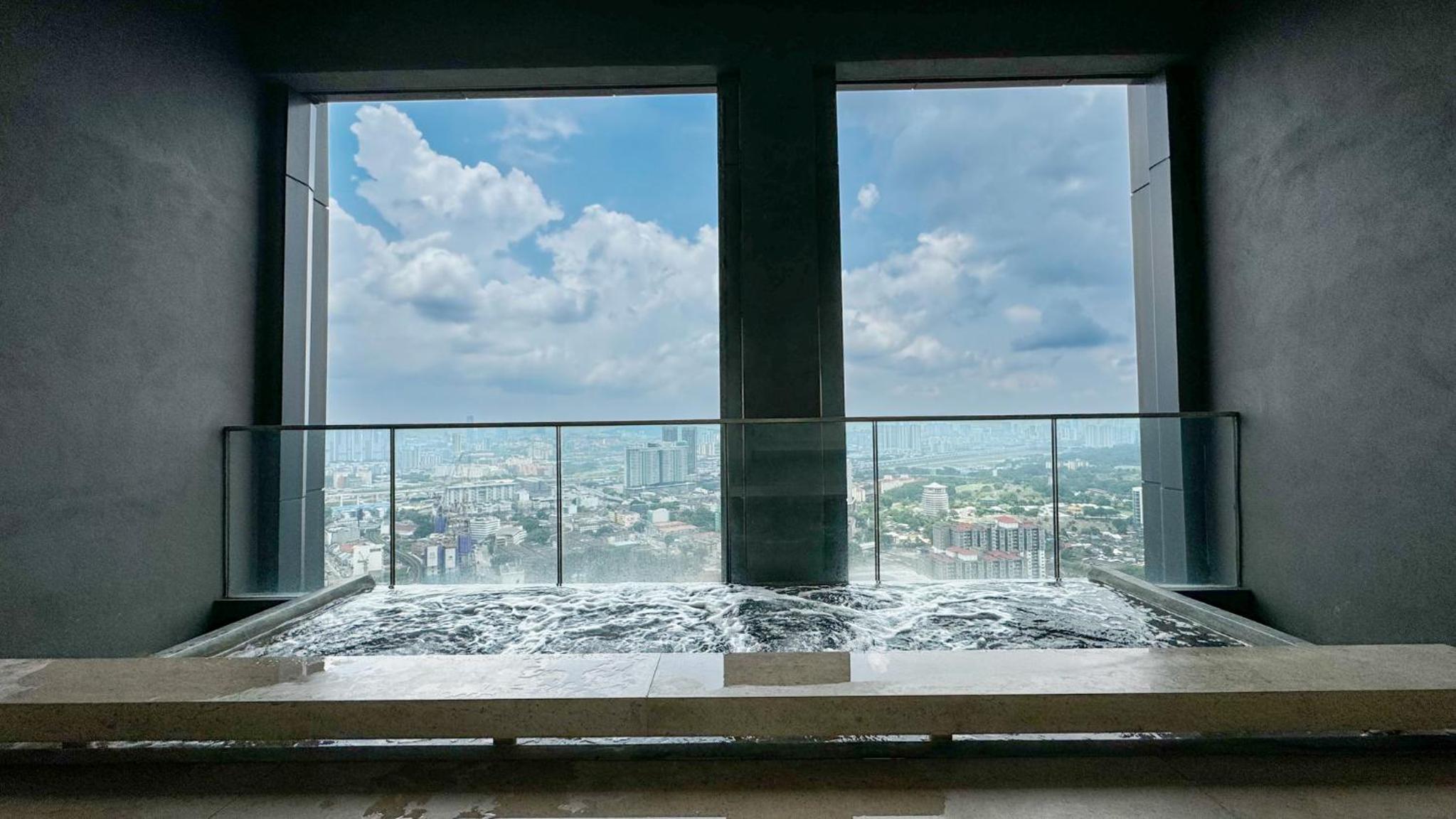 Malay Oasis & BirdEye KLCC View with Infinity Pool