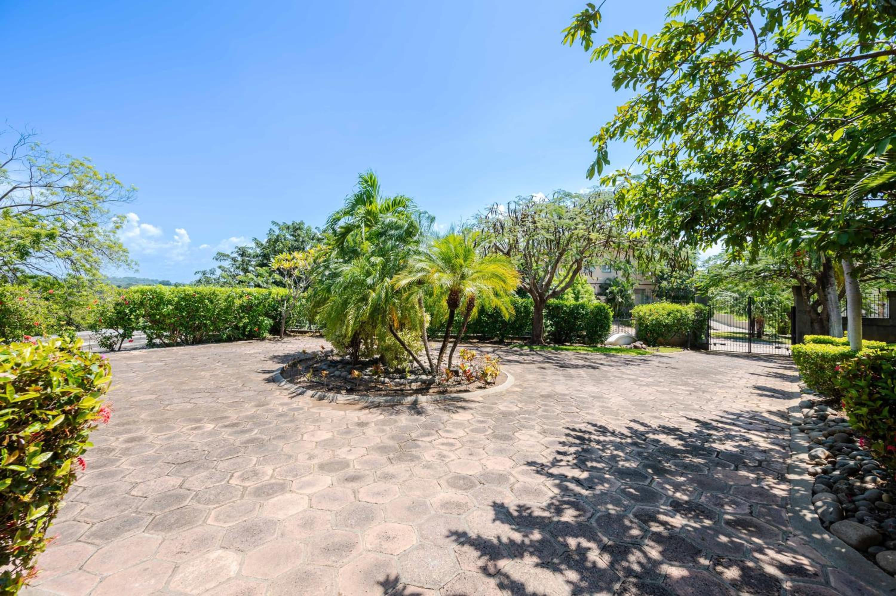 Casa Cole Top-of-the-World Villa w Pool Views