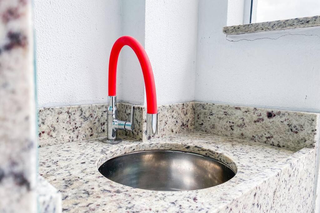 Apto amplo de 3 dormitórios próximo da praia -0222