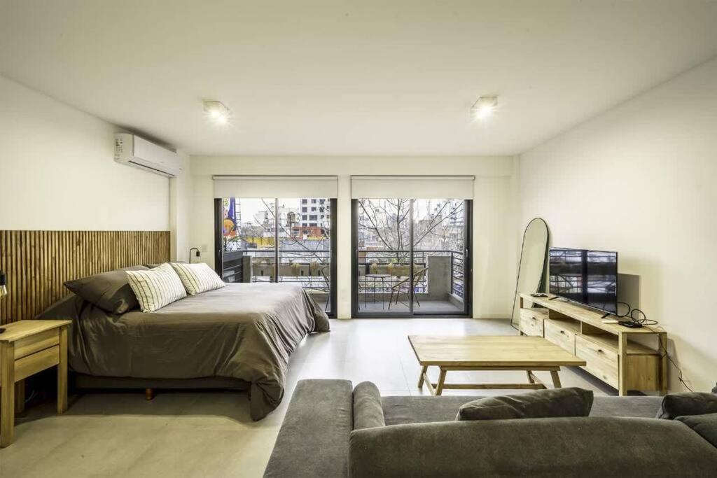 Chic Studio with Balcony Views by depptö