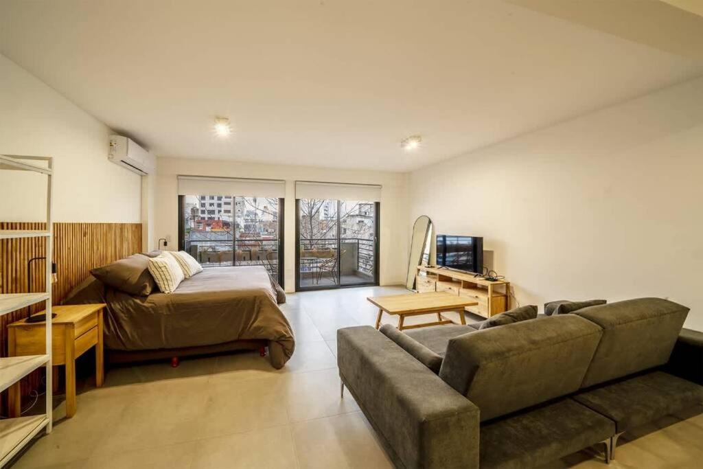 Chic Studio with Balcony Views by depptö