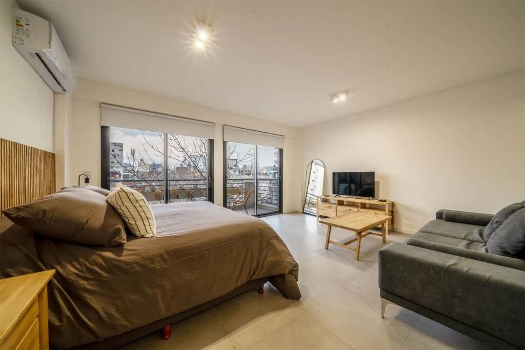 Chic Studio with Balcony Views by depptö