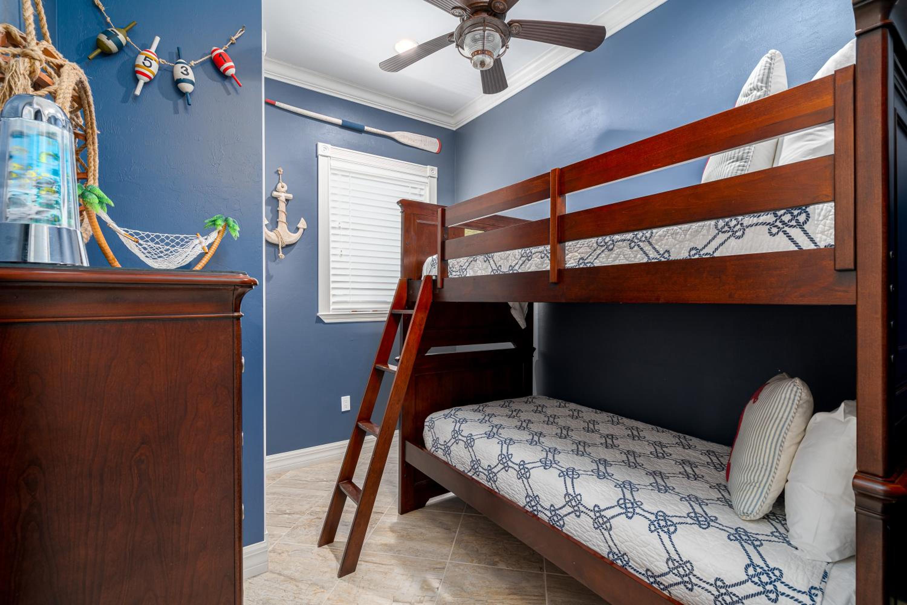 Island Haven: Two Units, Pool, Beach Proximity