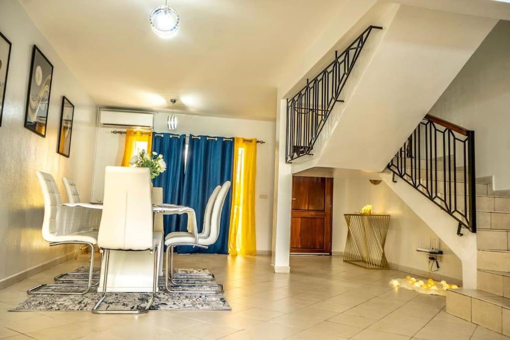 Private Garden Villa Almadies-Ngor 3 bedrooms wifi view 4