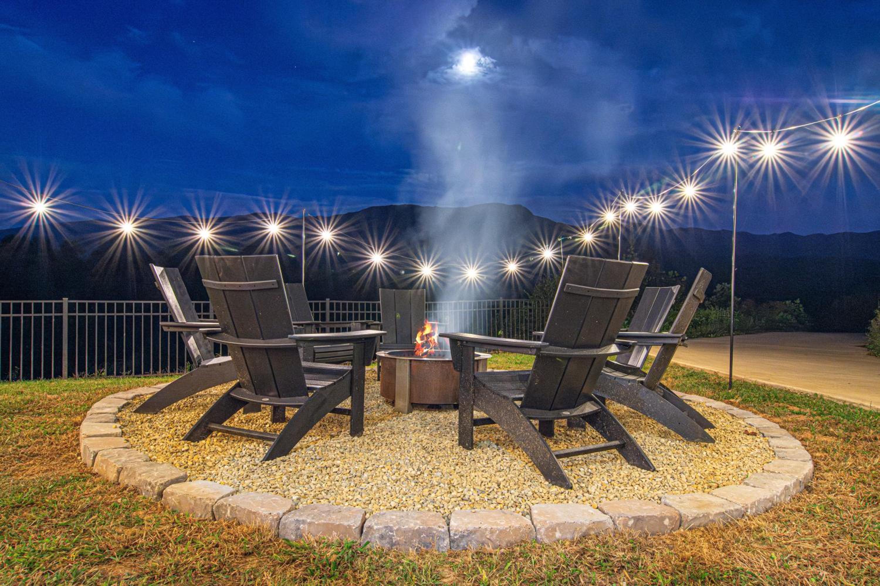 Panoramic Views-Fire Pit-Hot Tub-Arcade