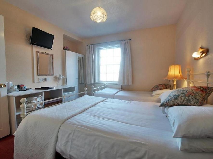 Diamonds Inn Ltd