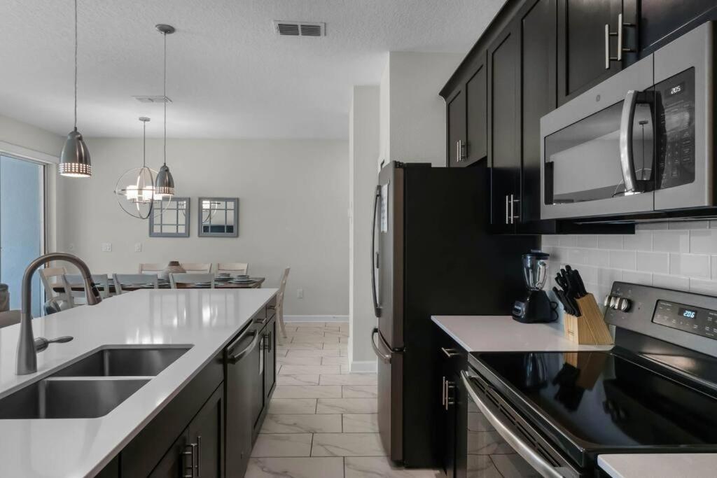 Comfortable 4 Bedrooms Storey view 4