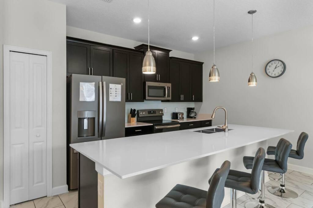 Comfortable 4 Bedrooms Storey view 5