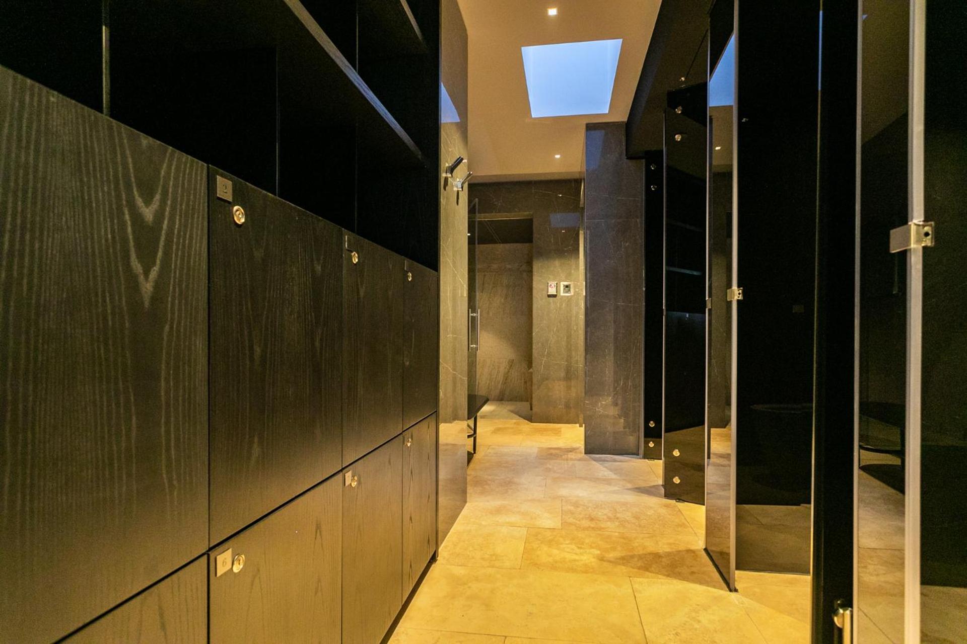 Deco Armani Stunning Apartment
