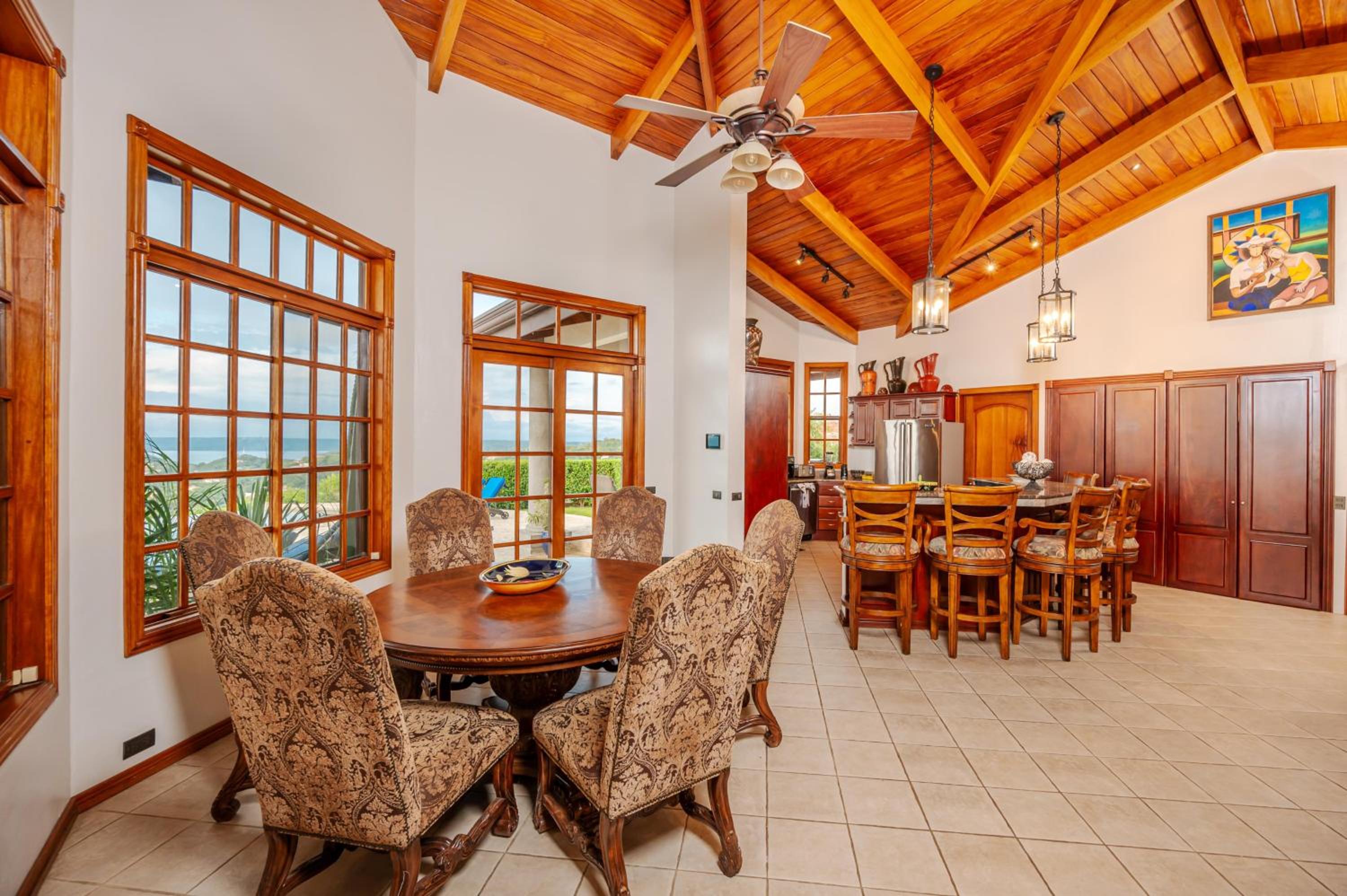 Casa Cole Top-of-the-World Villa w Pool Views