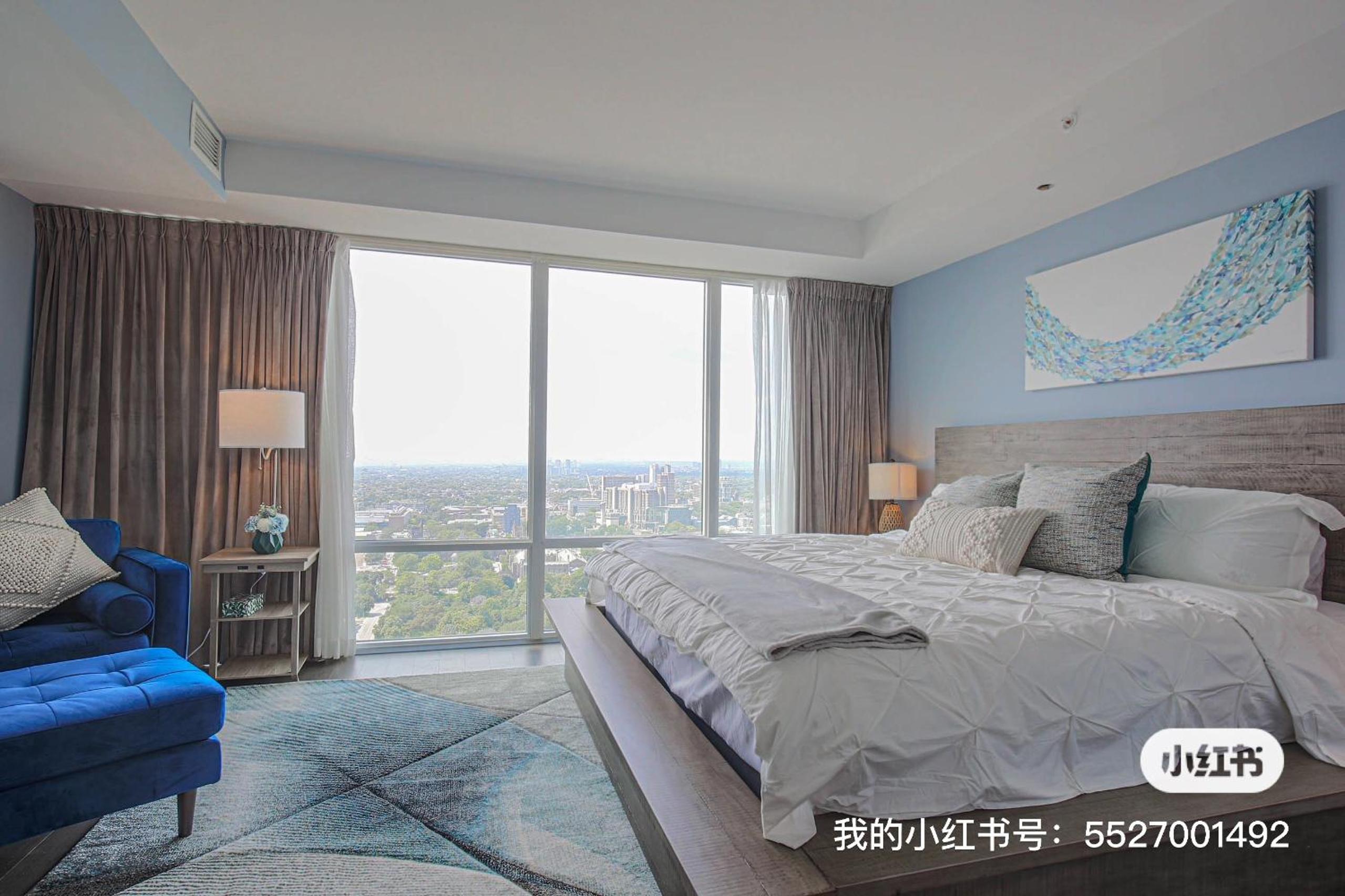 Luxury view in Toronto Downtown two bed room three bathroom one parking