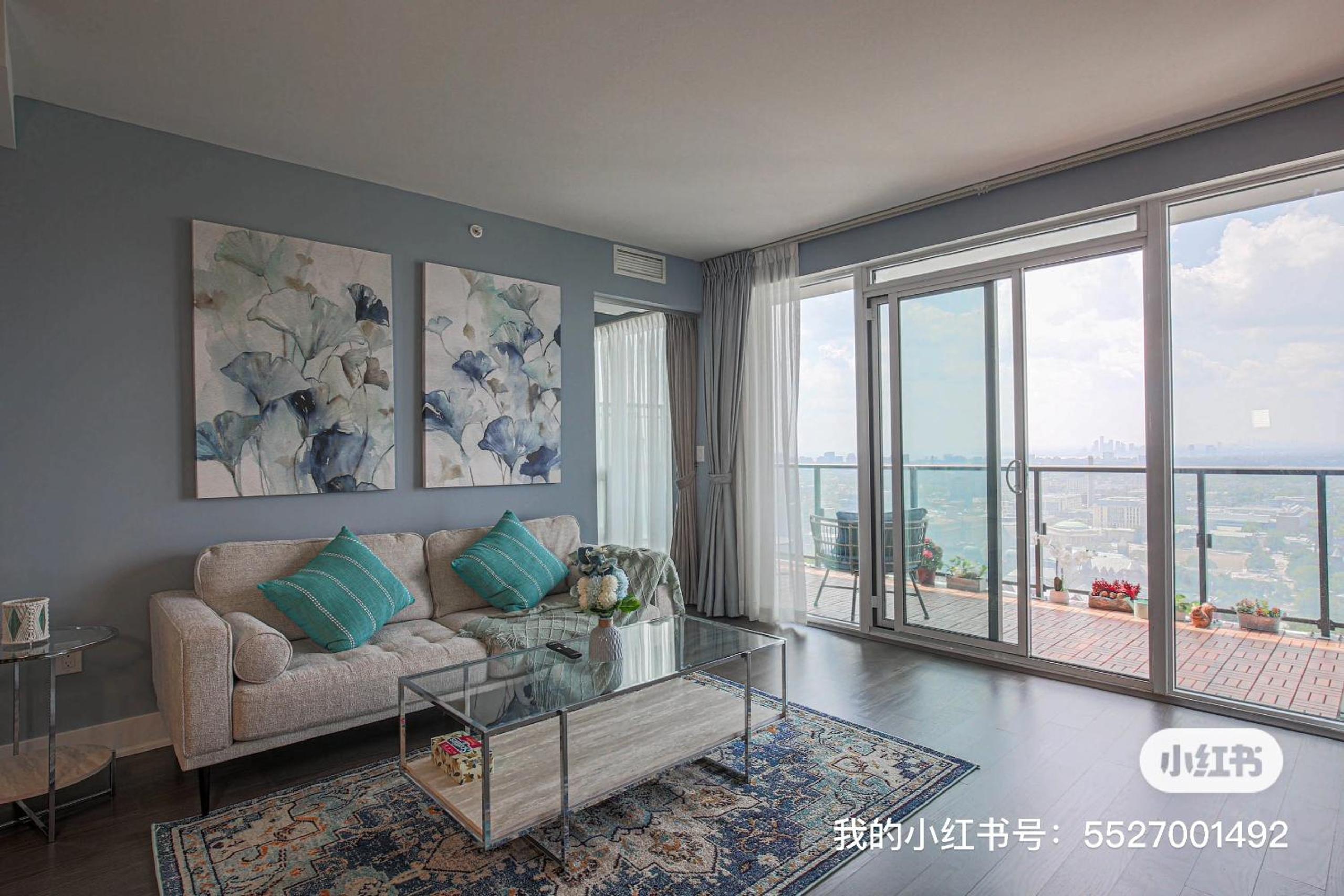 Luxury view in Toronto Downtown two bed room three bathroom one parking