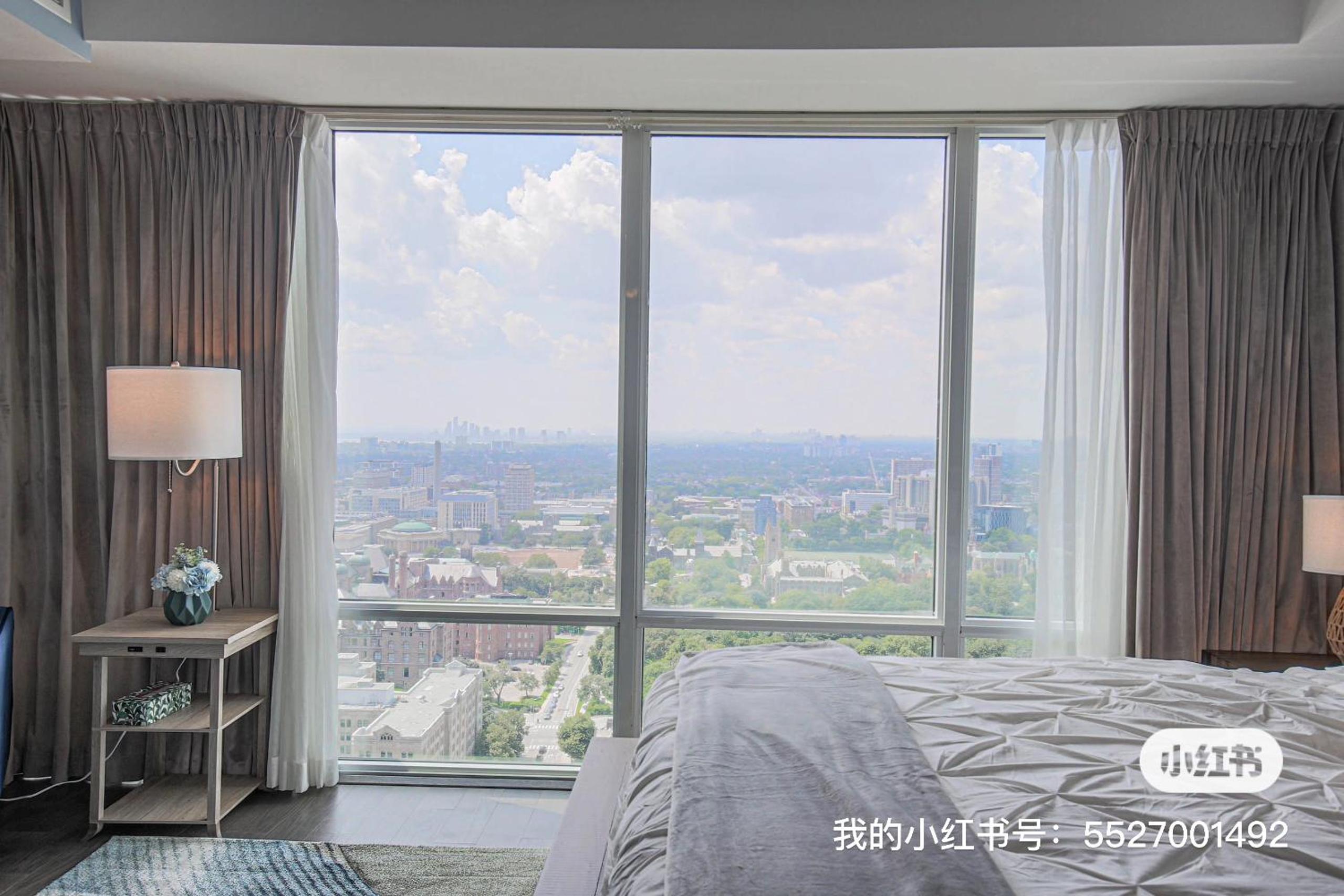 Luxury view in Toronto Downtown two bed room three bathroom one parking