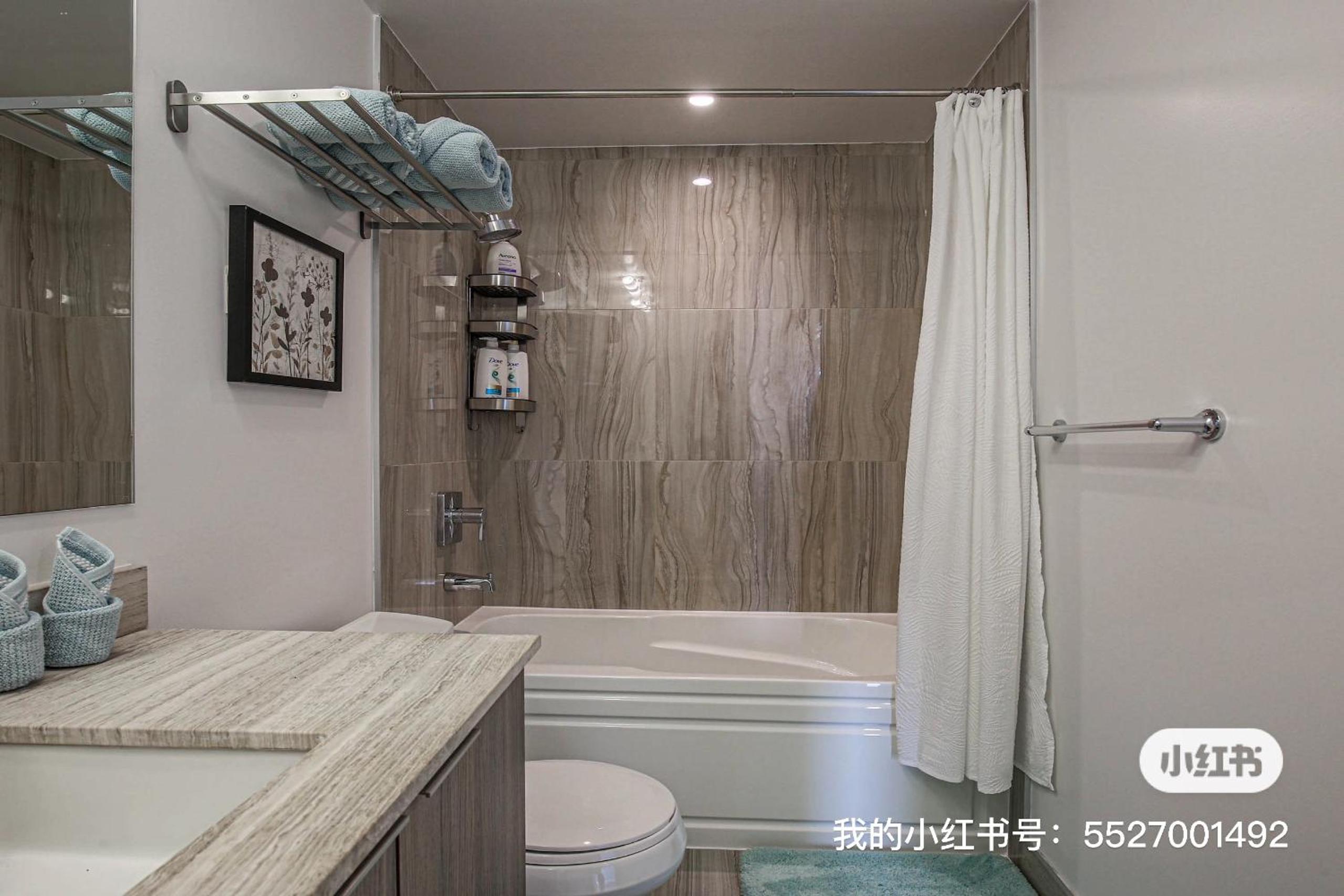 Luxury view in Toronto Downtown two bed room three bathroom one parking
