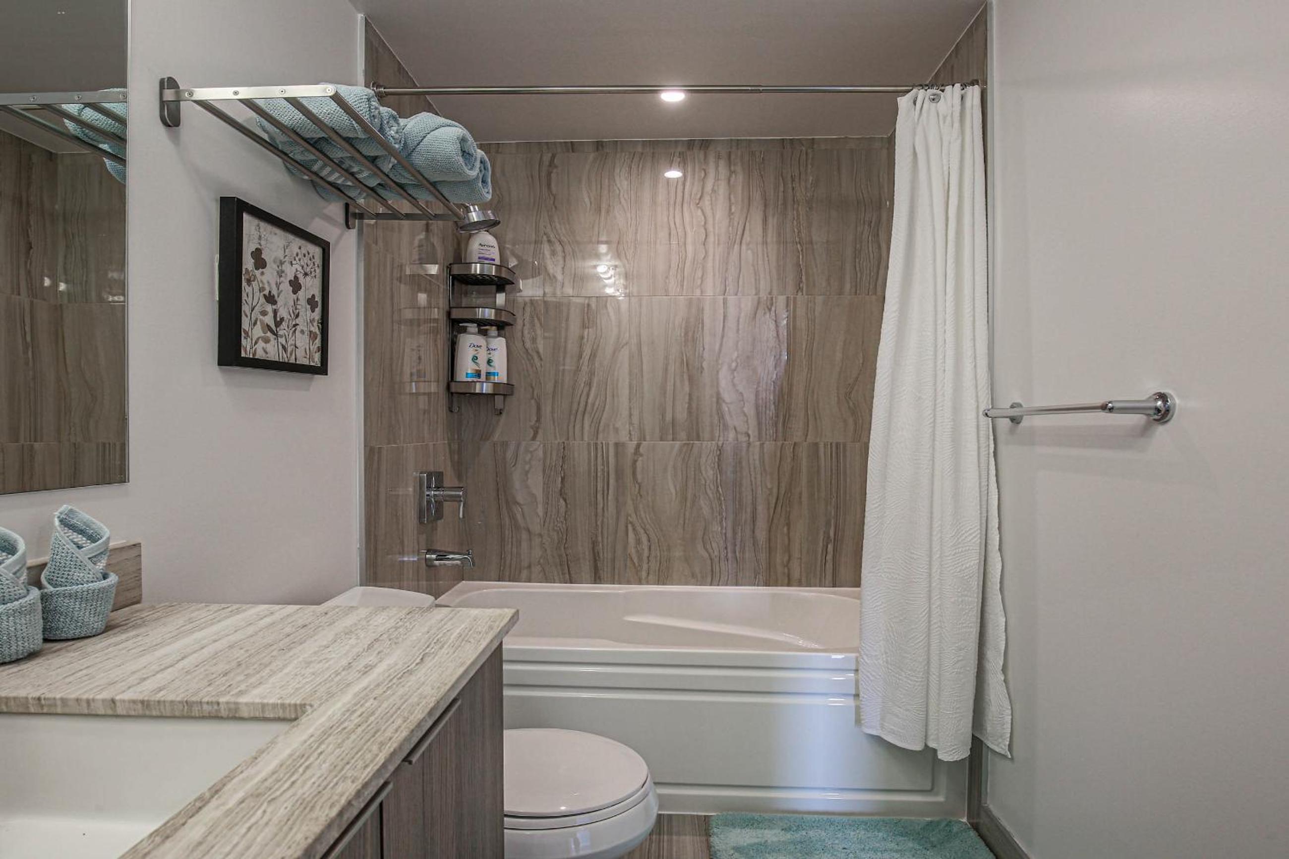 Luxury view in Toronto Downtown two bed room three bathroom one parking