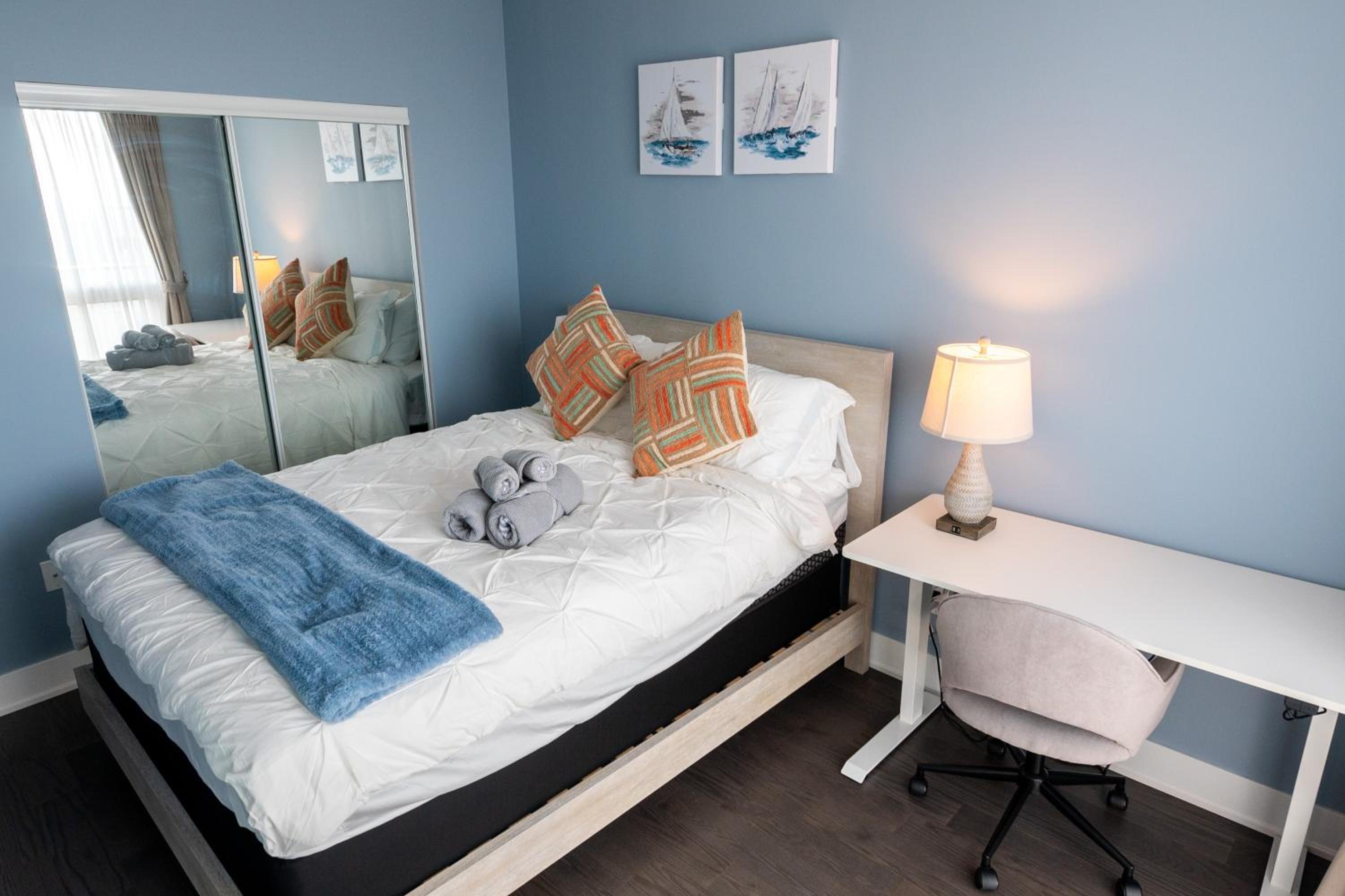 Luxury view in Toronto Downtown two bed room three bathroom one parking