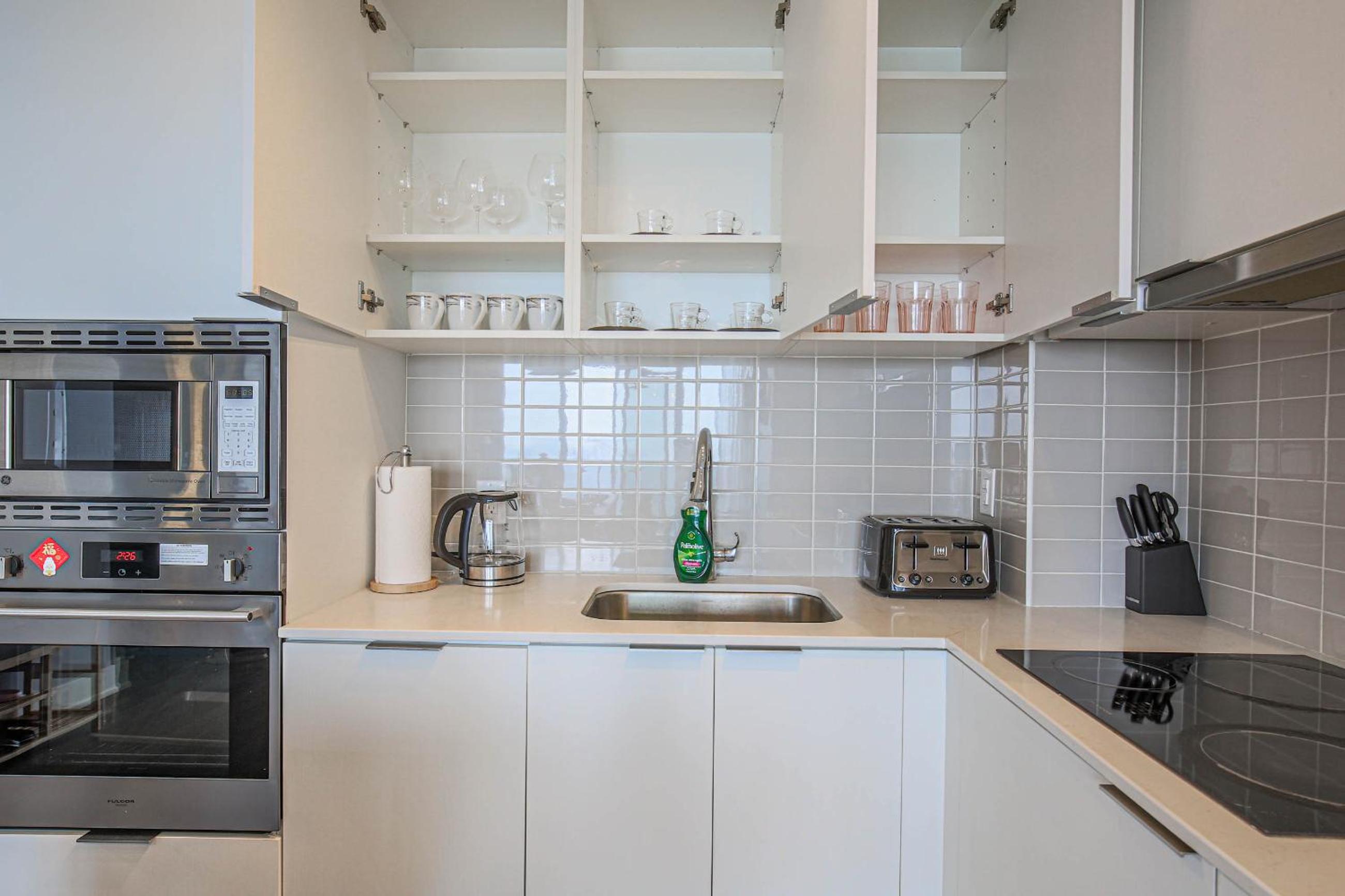 Luxury view in Toronto Downtown two bed room three bathroom one parking