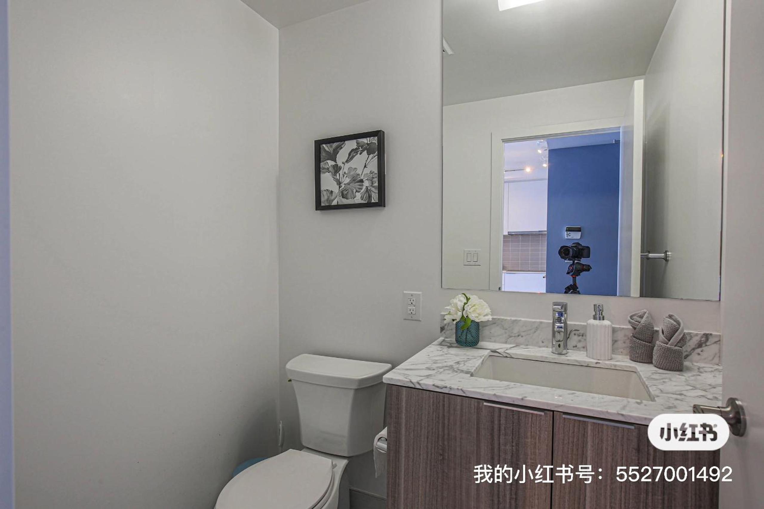 Luxury view in Toronto Downtown two bed room three bathroom one parking