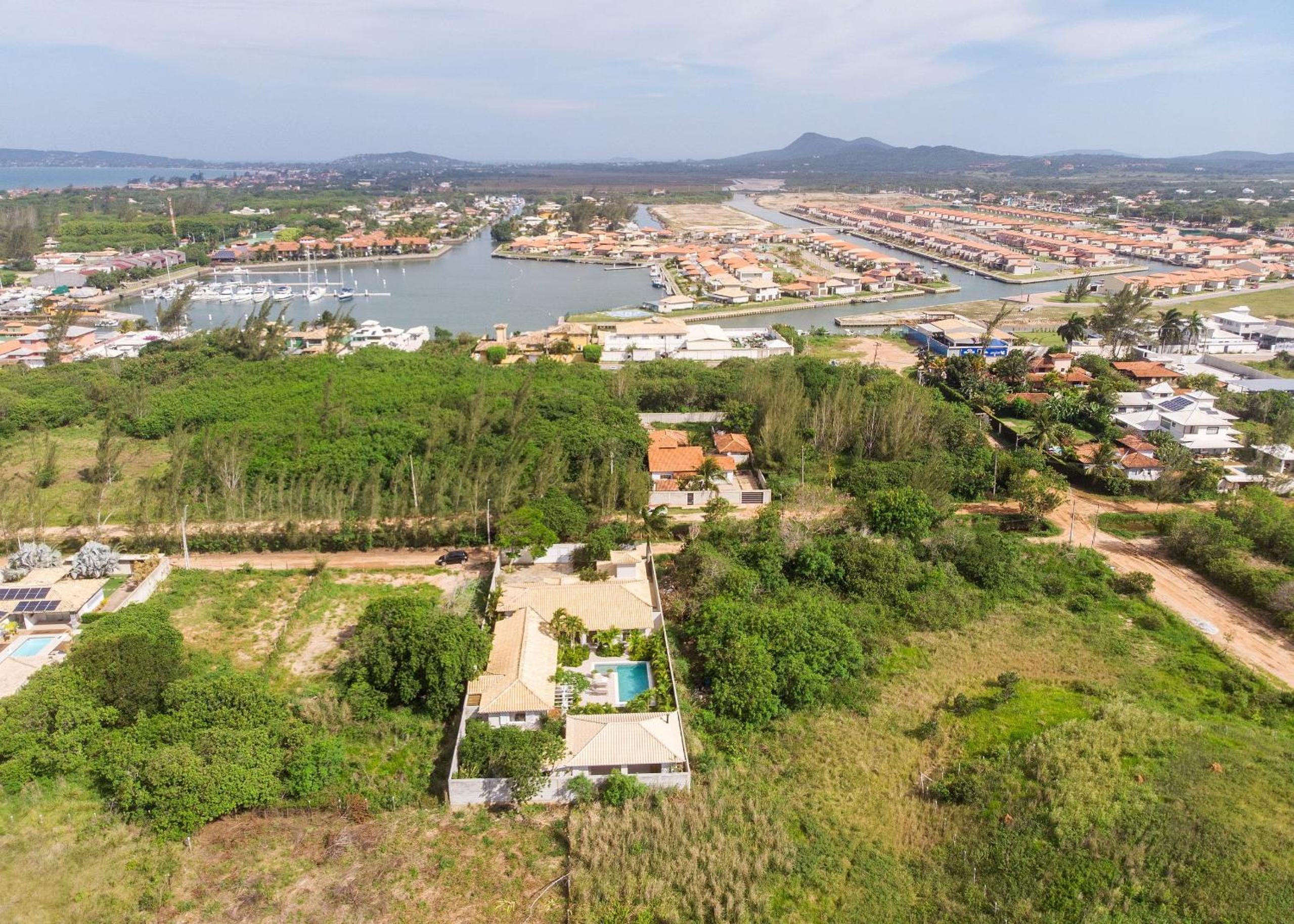 BZ76 large house with 3 suites and private pool