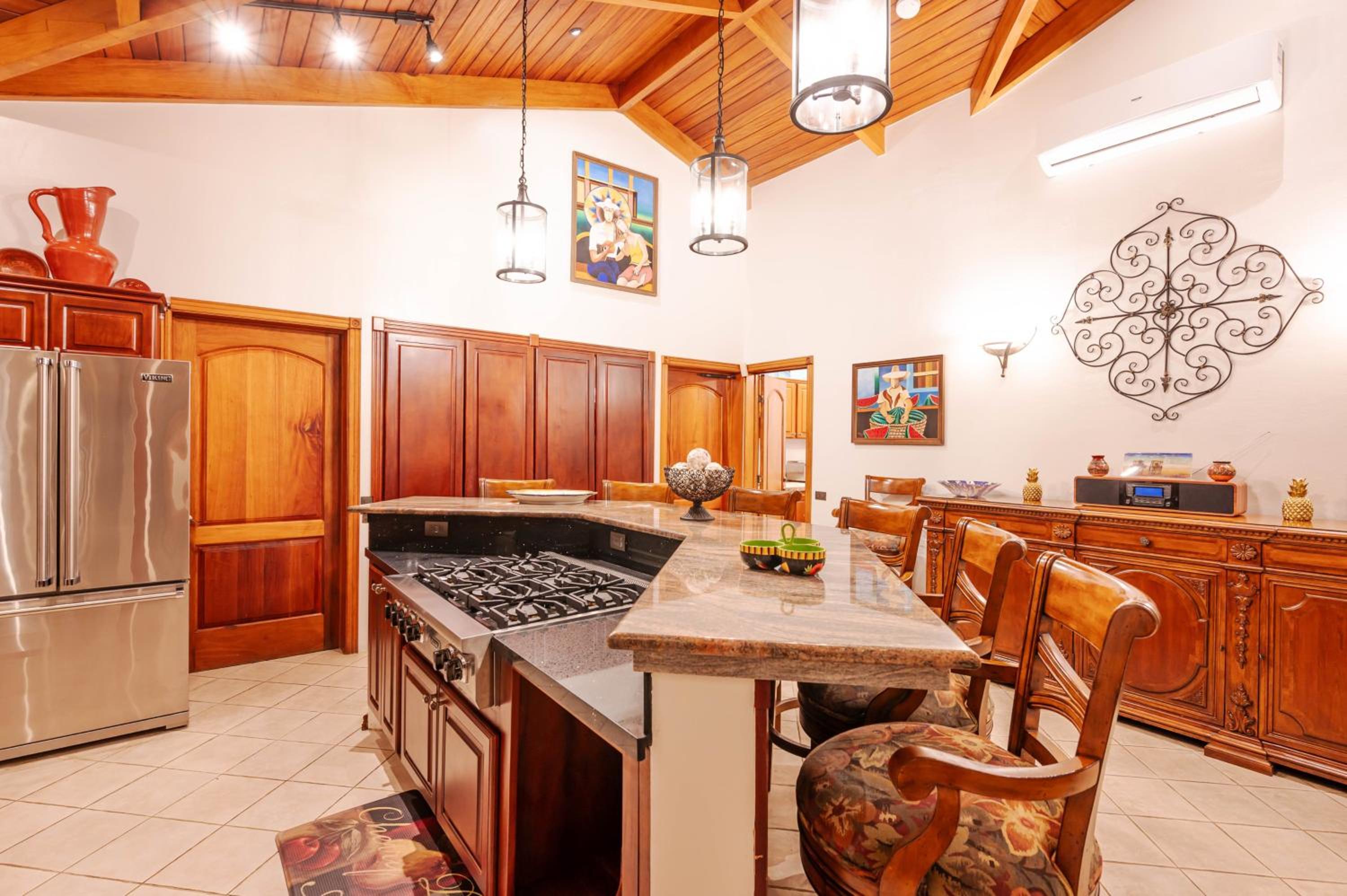 Casa Cole Top-of-the-World Villa w Pool Views