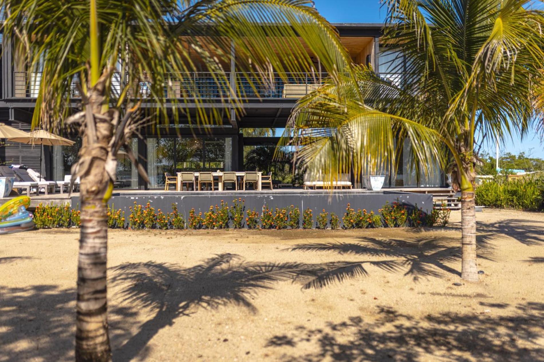 Shadow Sands - Modern Ocean Front Villa on Private Island