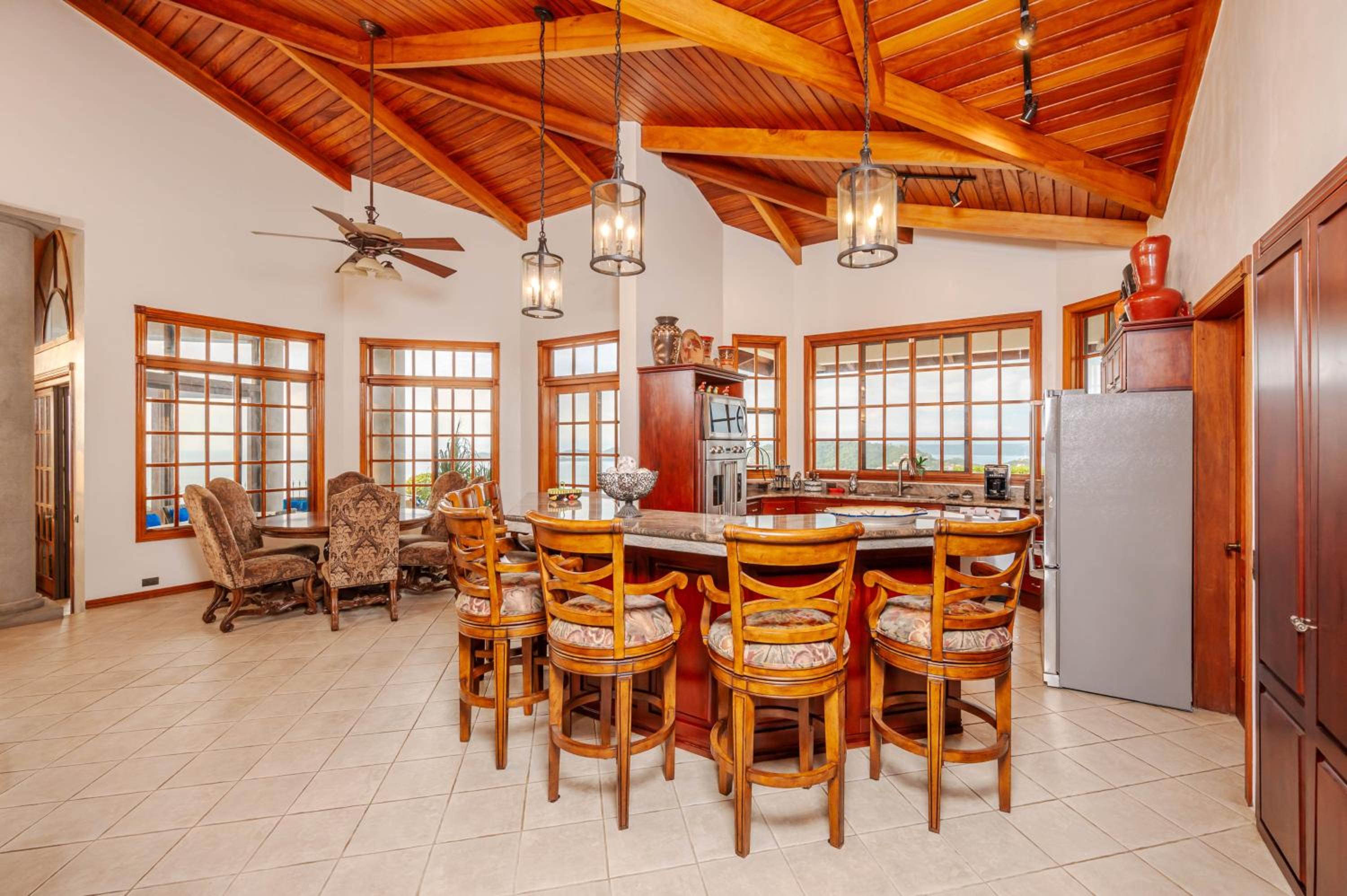 Casa Cole Top-of-the-World Villa w Pool Views