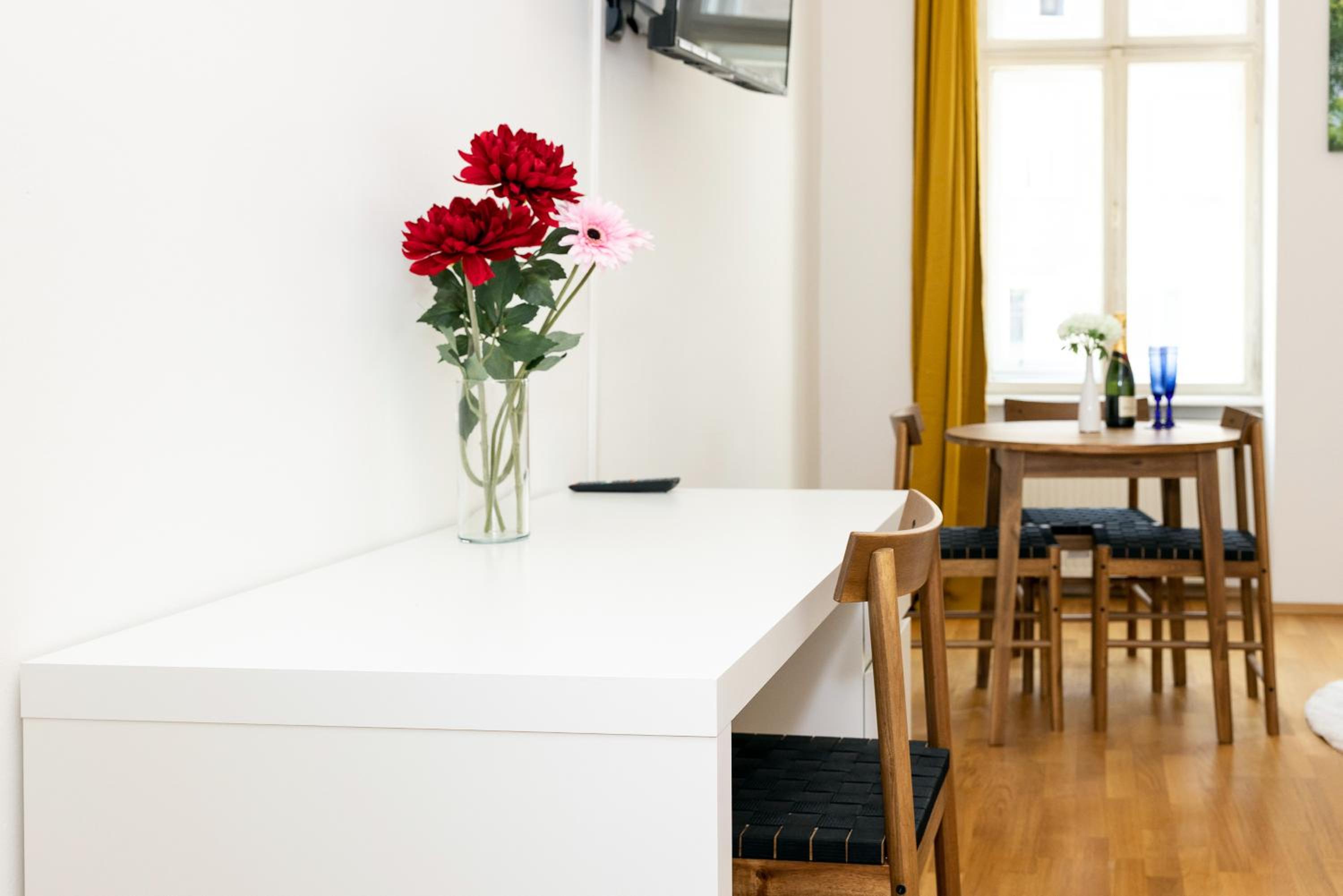 Calm & Cosy Apartment with Free Parking
