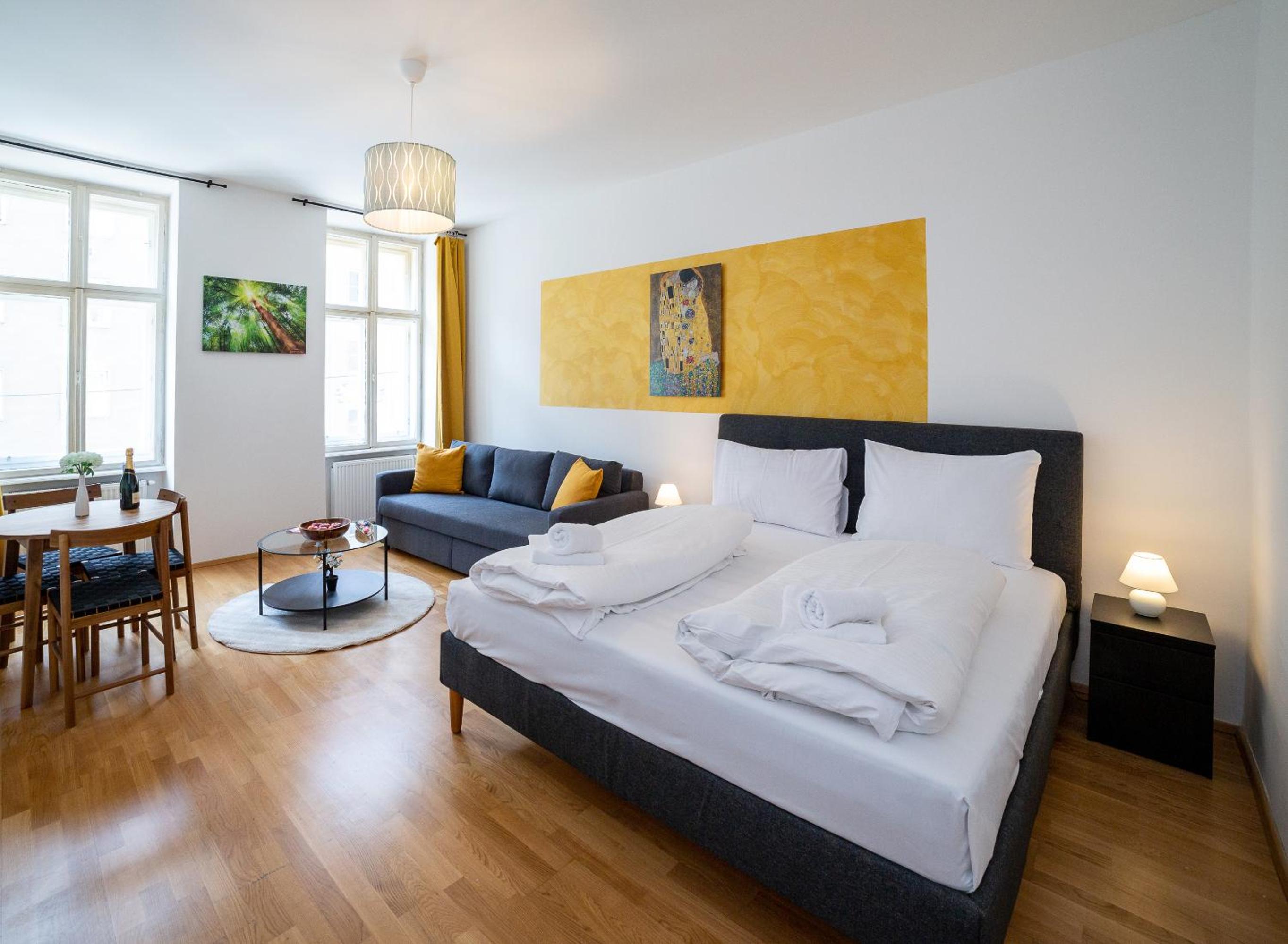 Calm & Cosy Apartment with Free Parking
