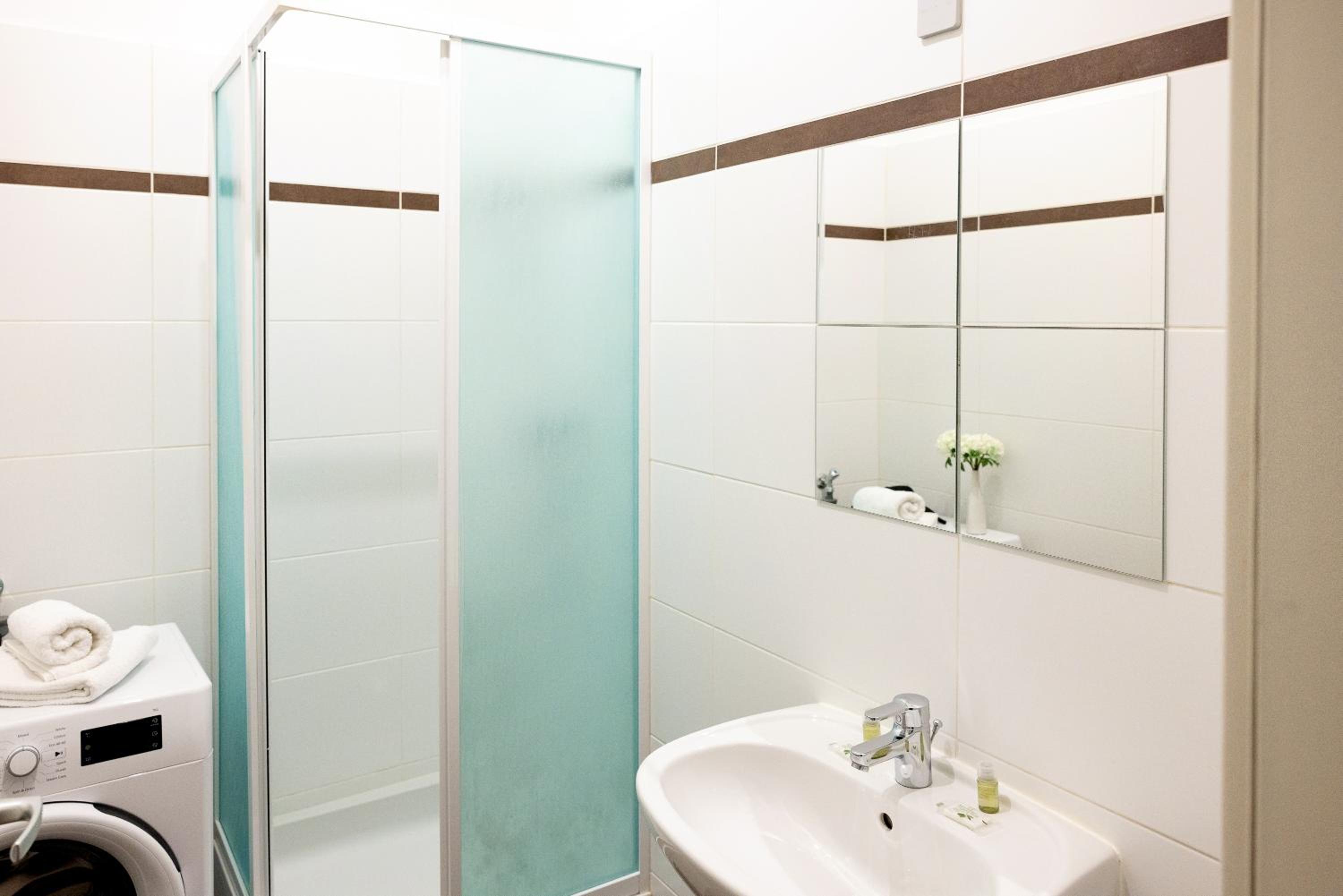 Calm & Cosy Apartment with Free Parking