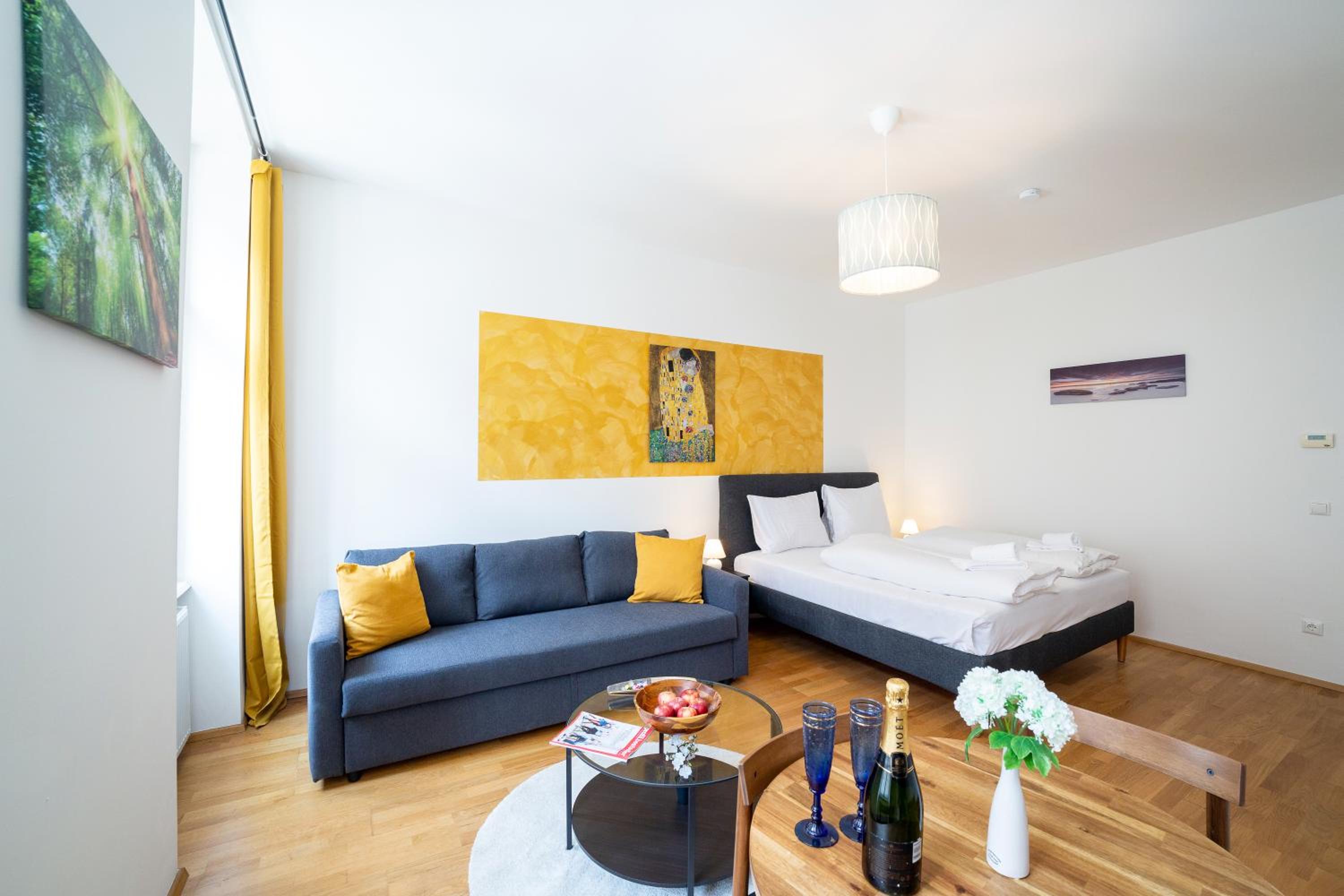 Calm & Cosy Apartment with Free Parking