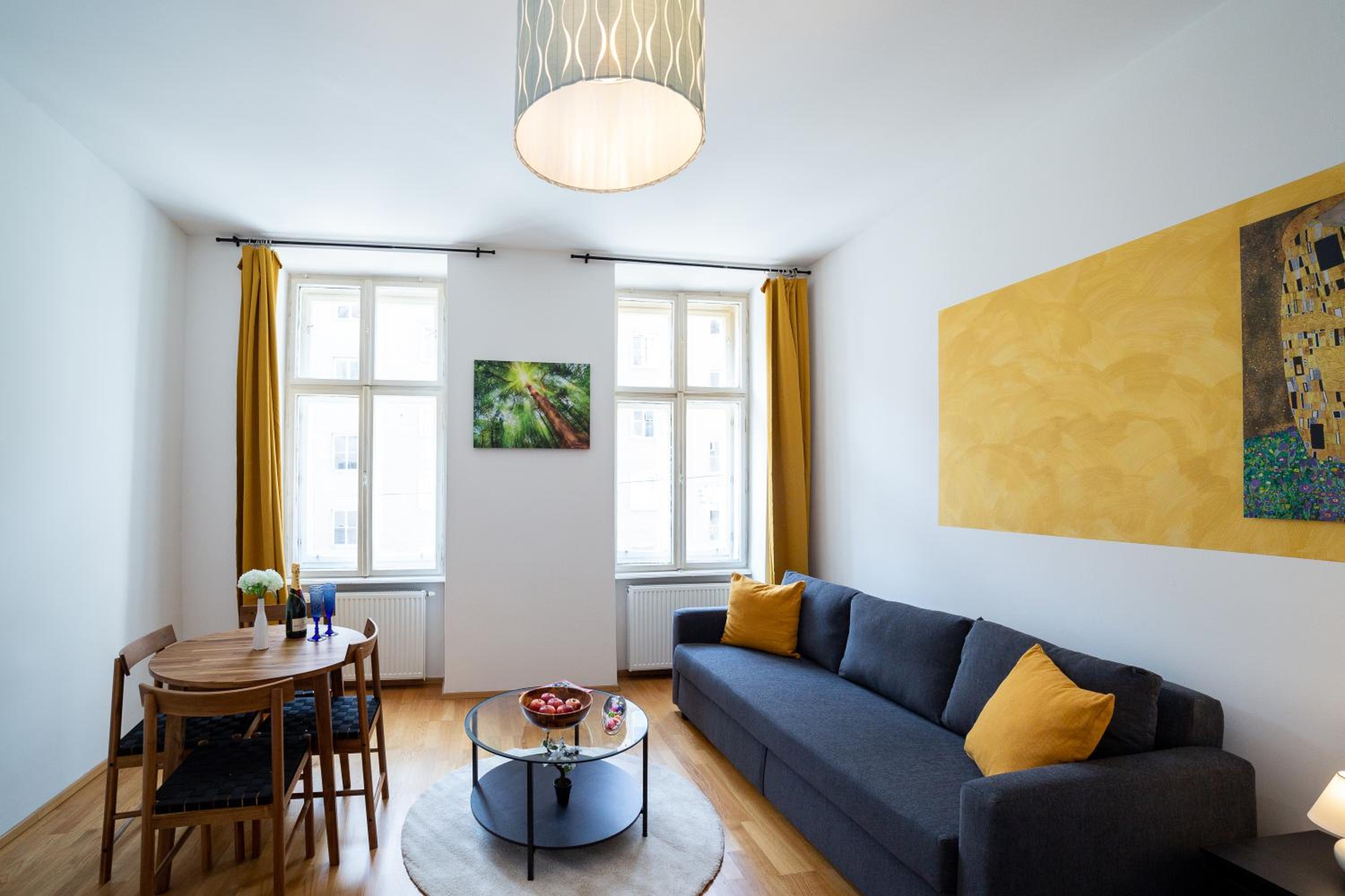 Calm & Cosy Apartment with Free Parking