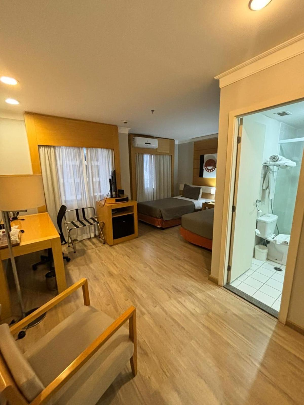 Hotel E suites em frente ao Aeroporto Congonhas com Piscina 914