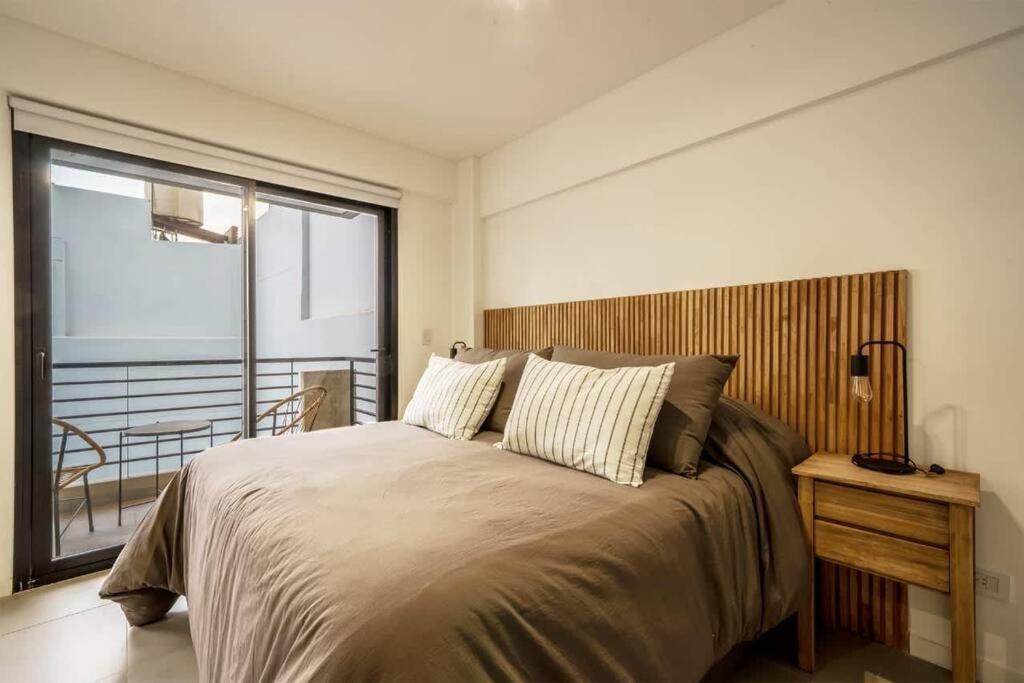 Studio Getaway, King Bed & Rooftop BBQ by depptö