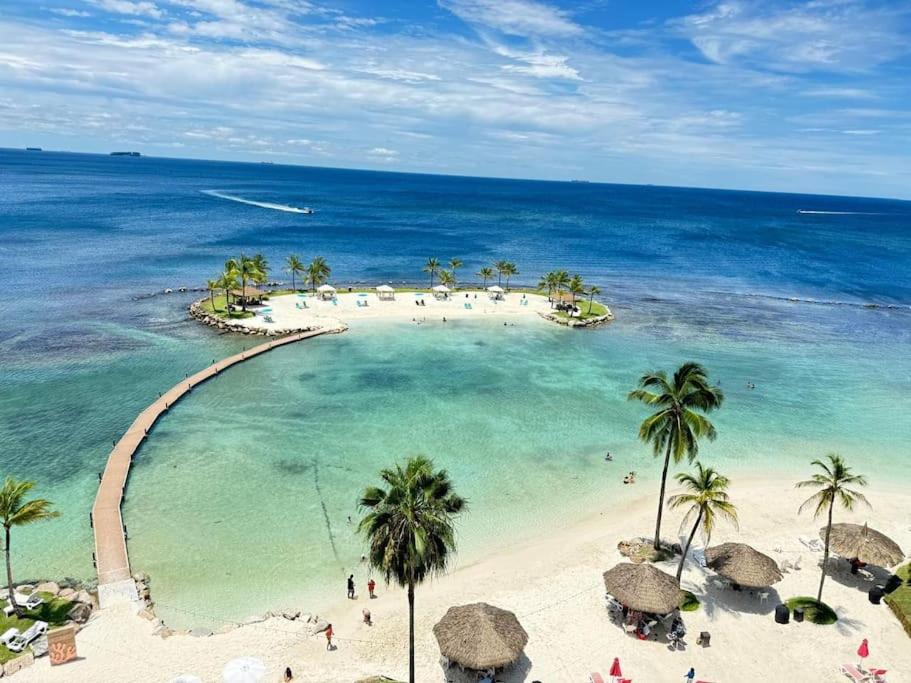 Beachfront in Playa Escondida