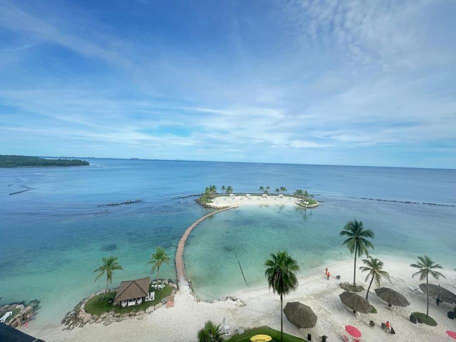Beachfront in Playa Escondida