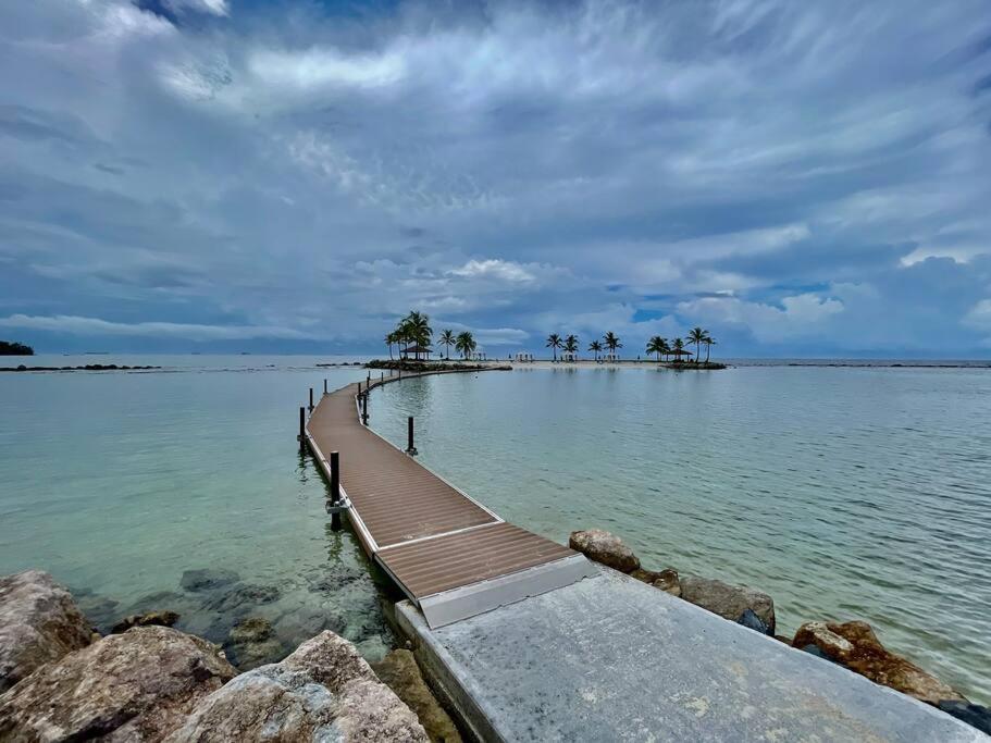 Beachfront in Playa Escondida