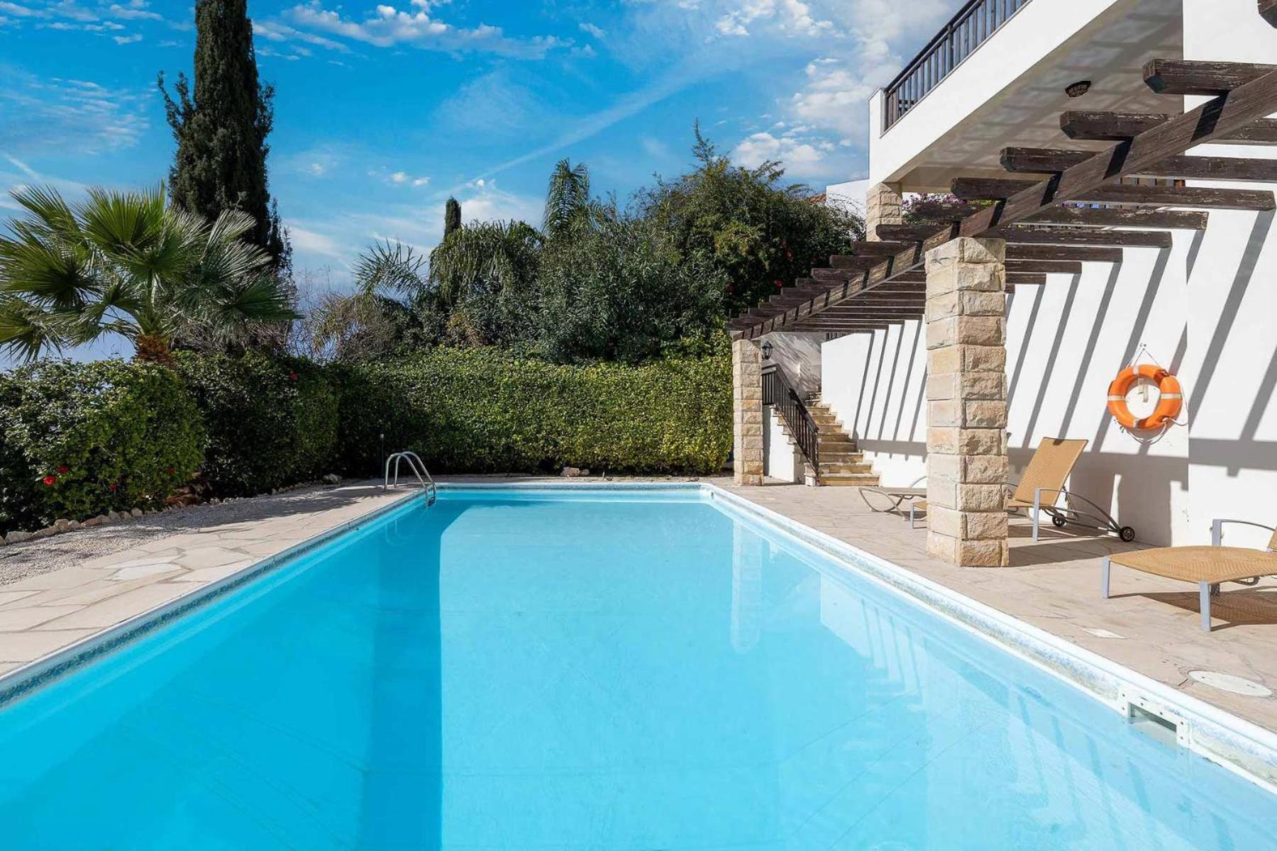 Sea View Villa with Private Pool in Coral bay